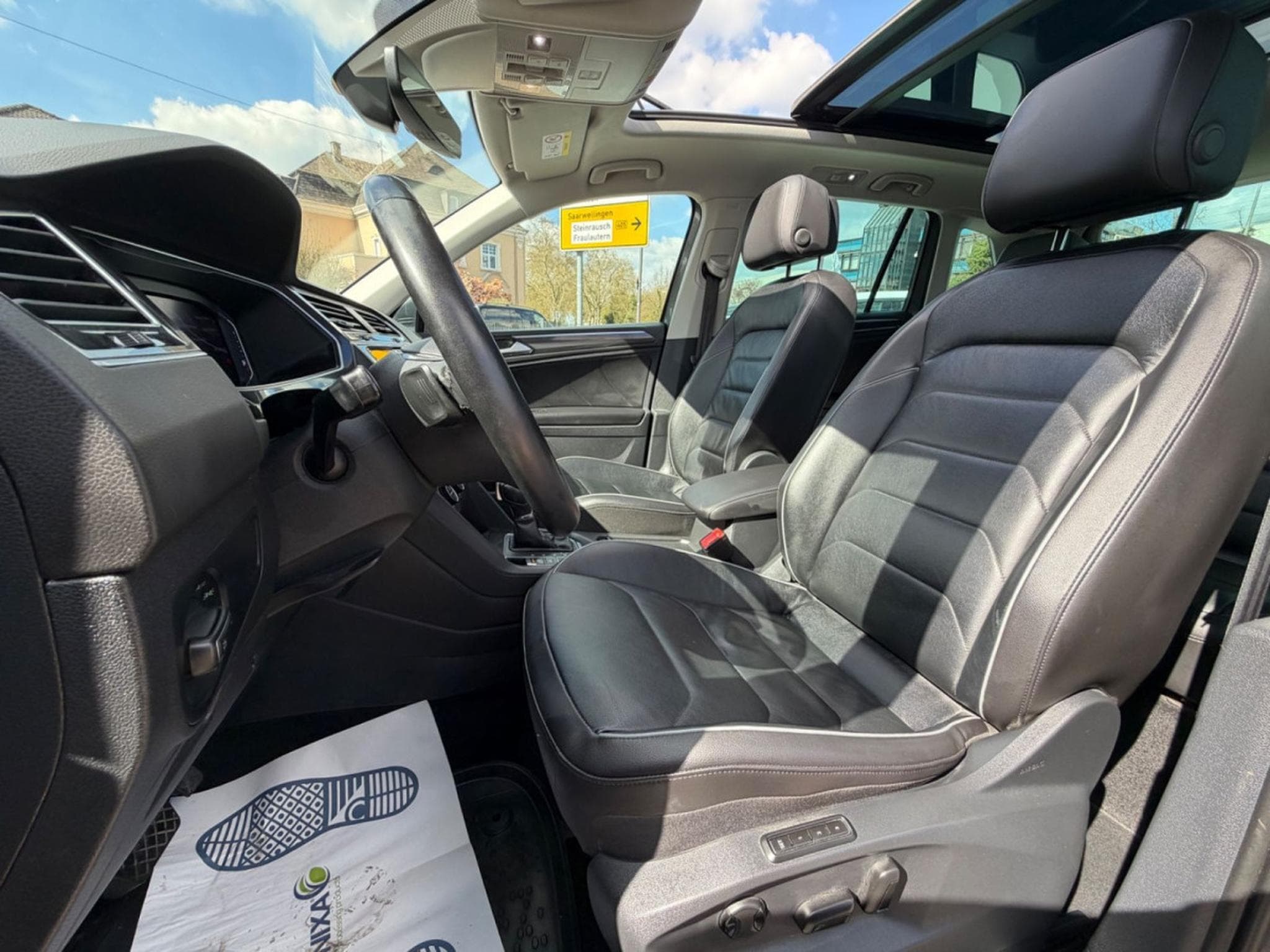 VW Tiguan Highline BMT/Start-Stopp 4Motion R-Line (2019) - Photo 11