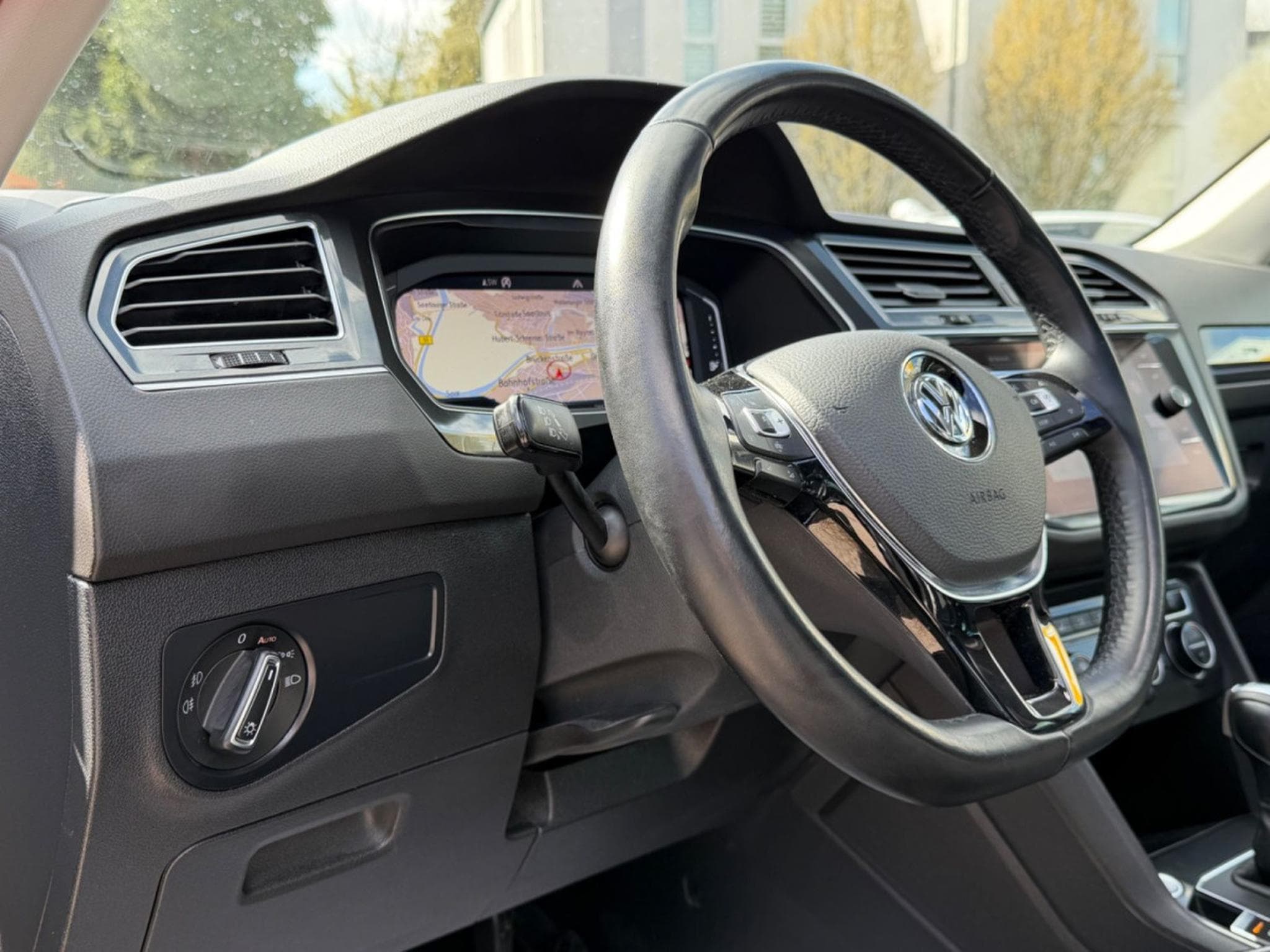 VW Tiguan Highline BMT/Start-Stopp 4Motion R-Line (2019) - Photo 13