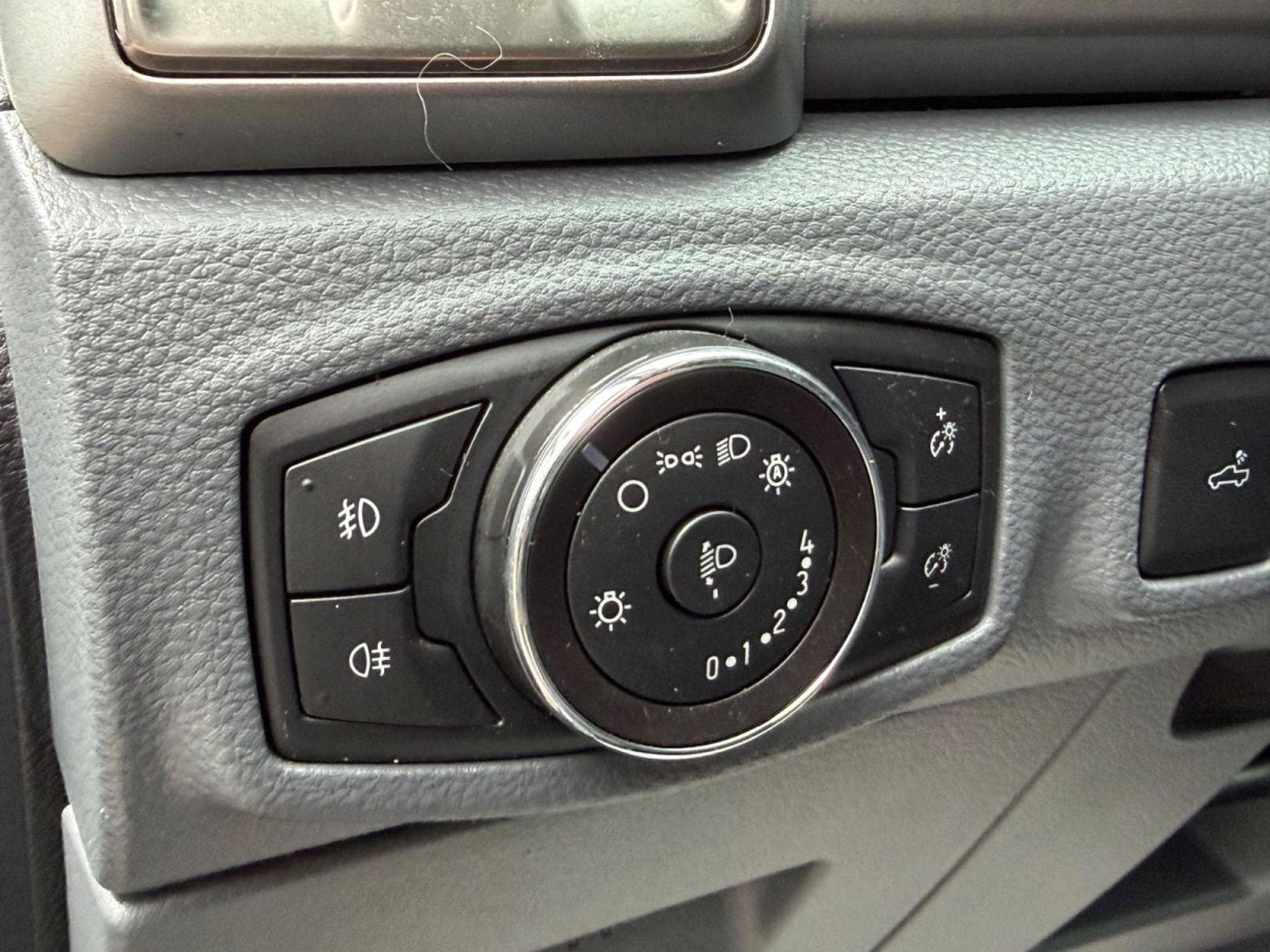 Ford Ranger Limited Doppelkabine 4x4 / 3.2 / (2018) - Photo 13