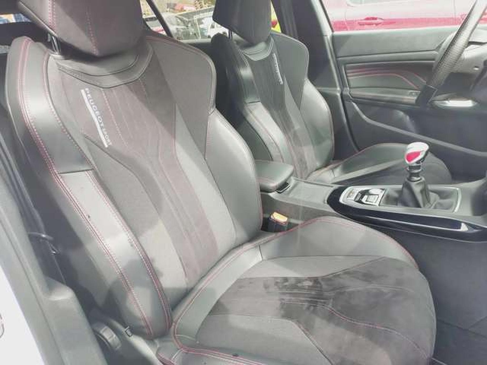 Peugeot 308 GTi by Peugeot Sport (2018) - Photo 5