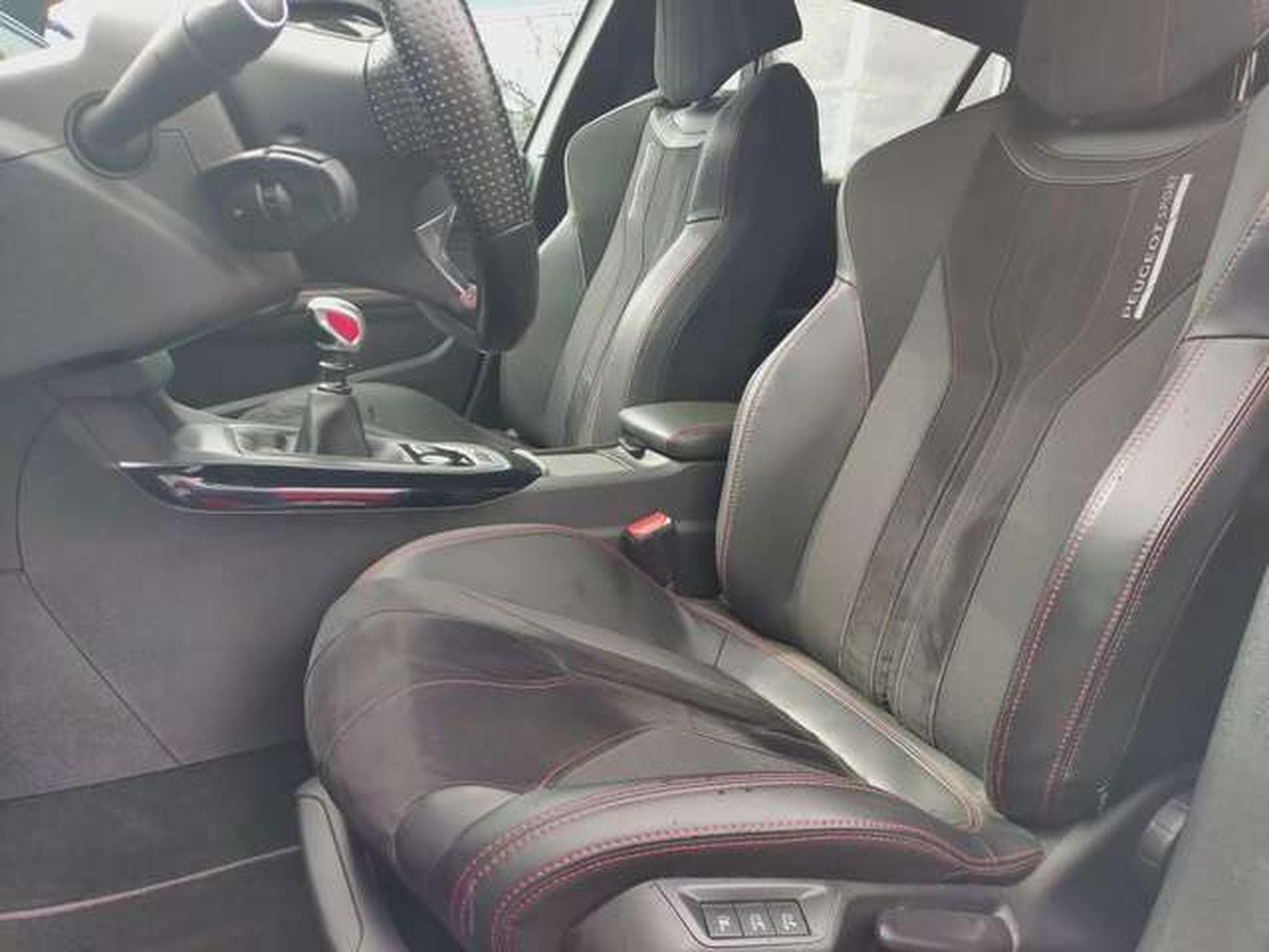 Peugeot 308 GTi by Peugeot Sport (2018) - Photo 7