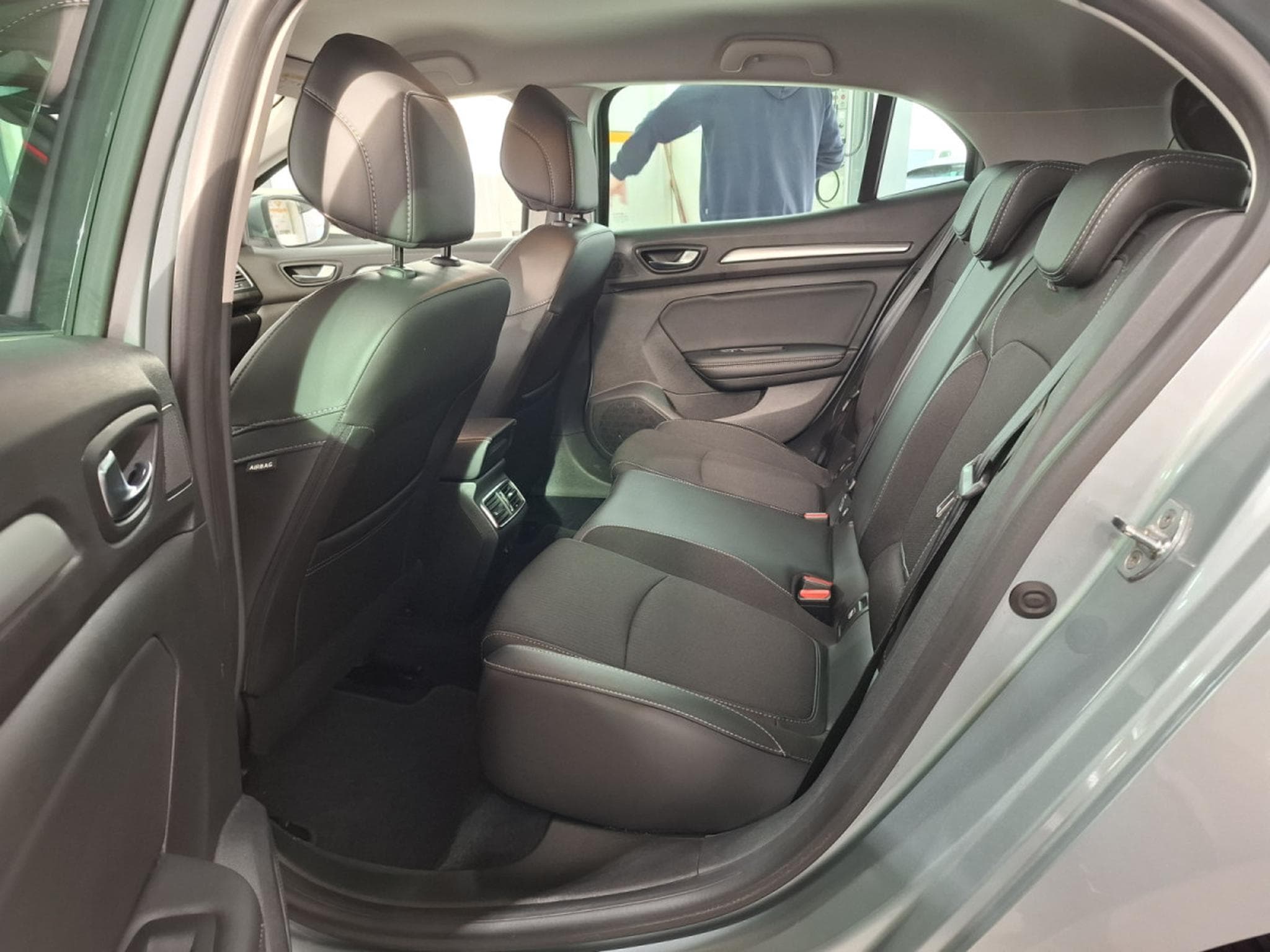 Renault Megane Intens dCi 115, CUIR, NAVI, CAMERA, LED, COCKPIT, HEAD-UP-DI (2021) - Foto 12