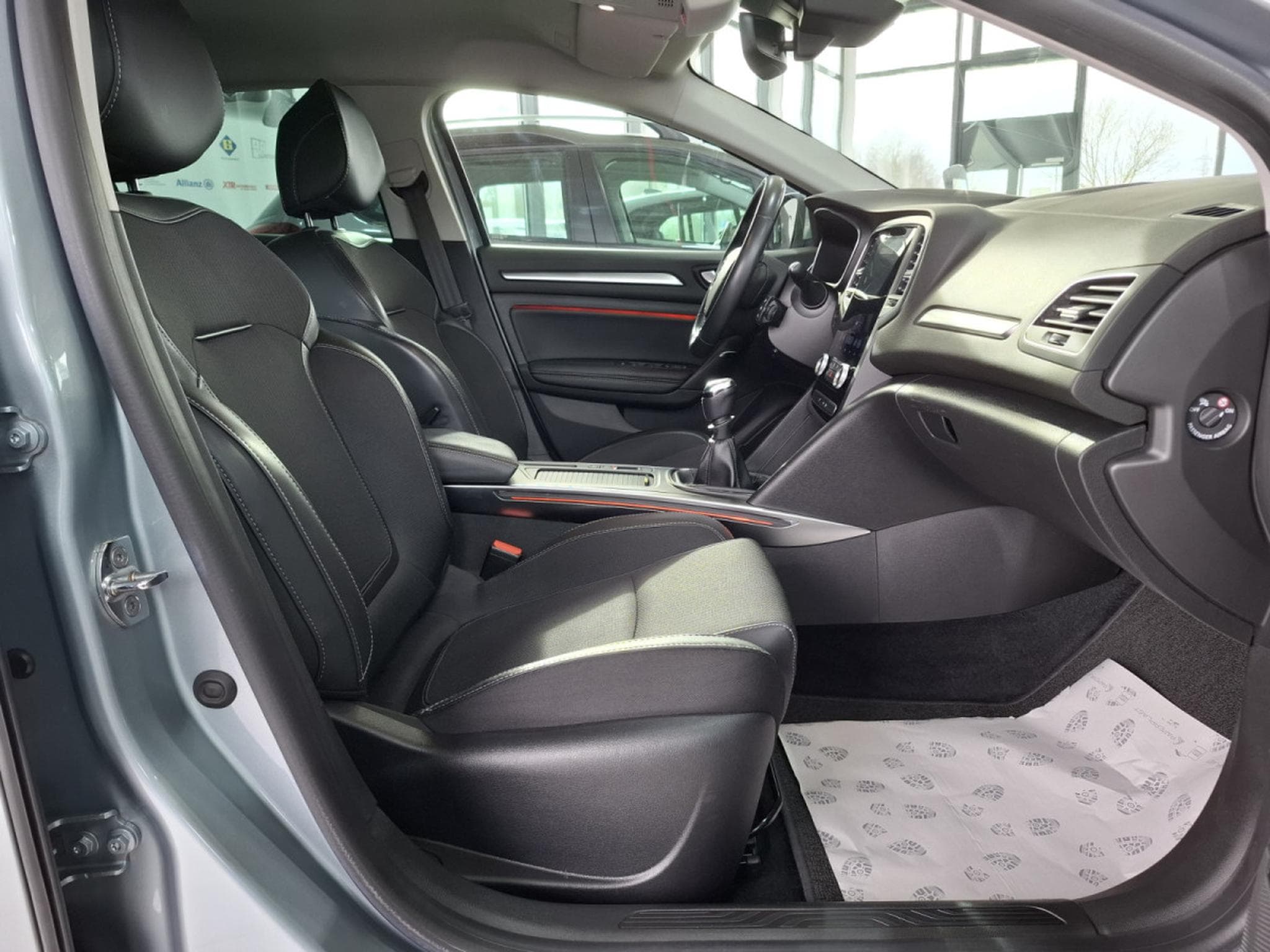 Renault Megane Intens dCi 115, CUIR, NAVI, CAMERA, LED, COCKPIT, HEAD-UP-DI (2021) - Foto 14