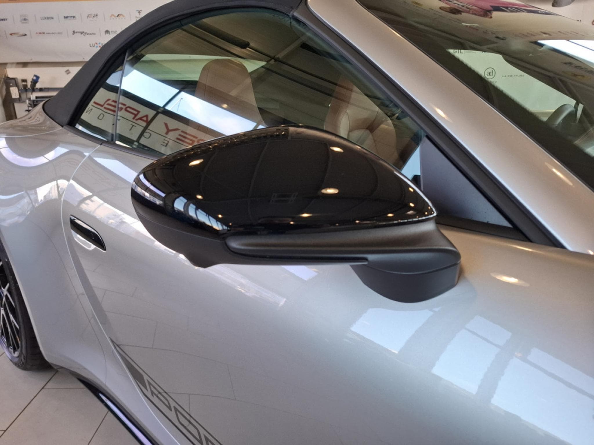 Porsche 911 FACELIFT CARRERA CABRIO PACK CHRONO BOSE CUIR NAVI 1 HAND 36 (2025) - Foto 25