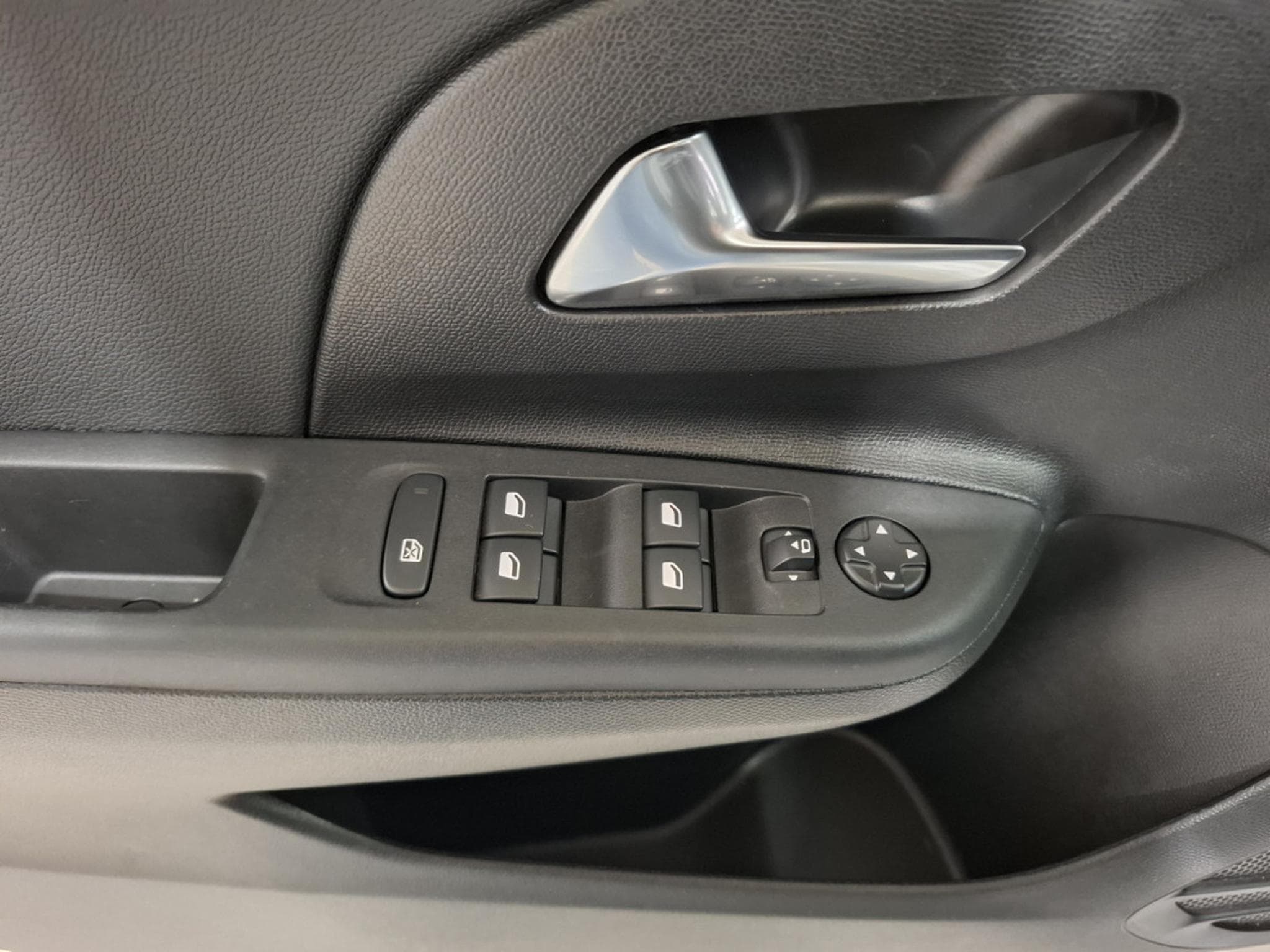 Opel Corsa 1.2 TURBO 101 GS, LED, VIRTUAL, KAMERA, CARPLAY,TEMPO, CUIR (2025) - Photo 18