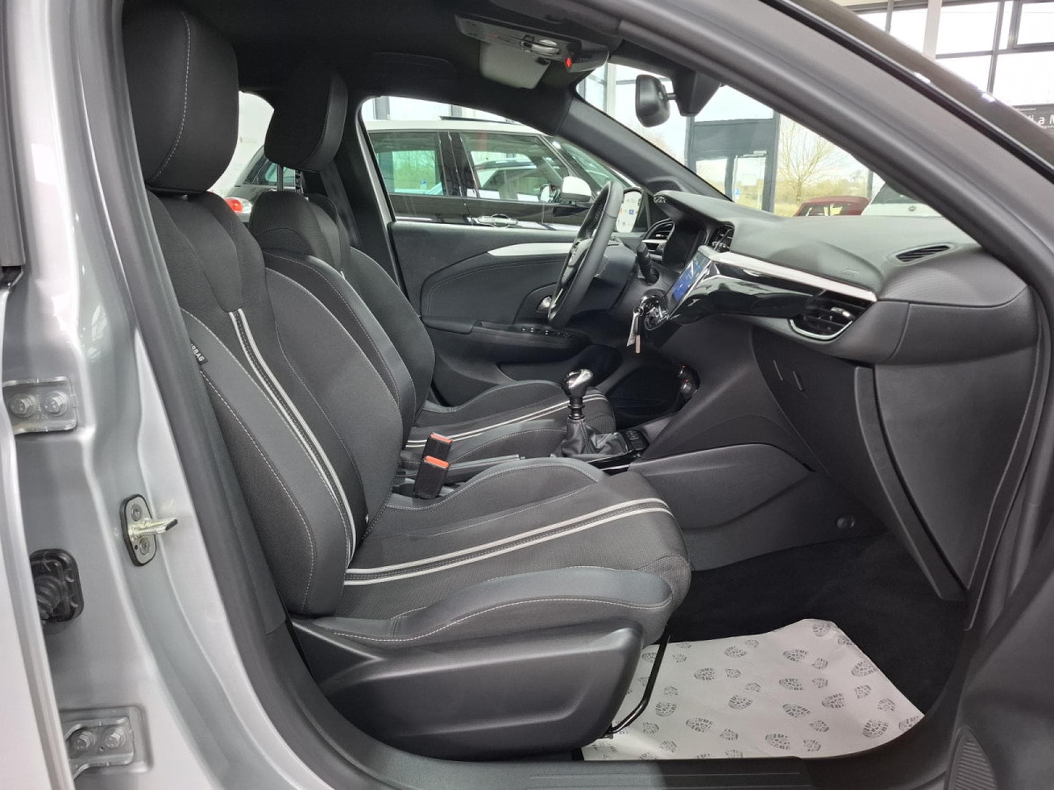 Opel Corsa 1.2 TURBO 101 GS, LED, VIRTUAL, KAMERA, CARPLAY,TEMPO, CUIR (2025) - Photo 6