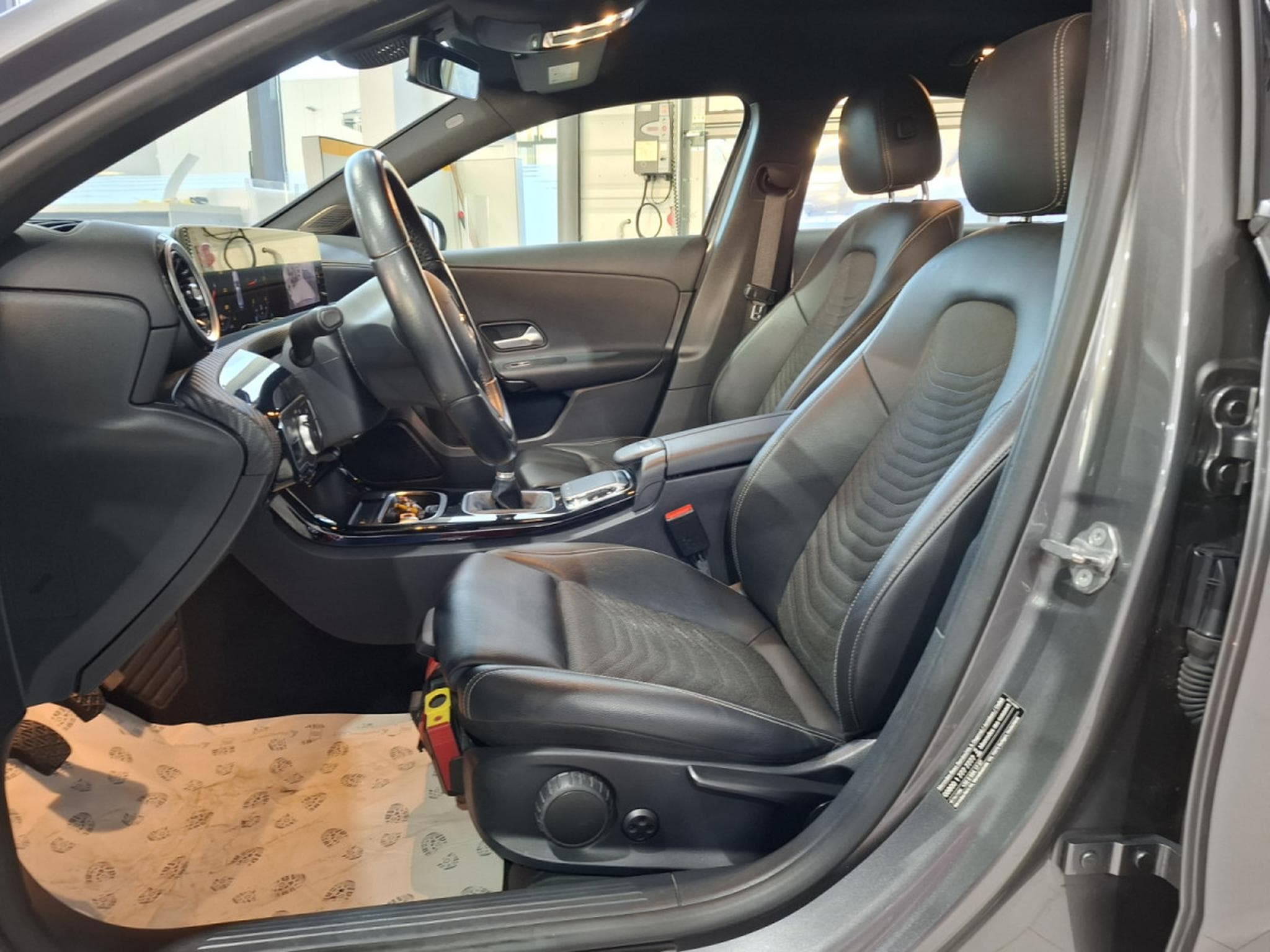 Mercedes A 180 D 116, CUIR, NAVI, CAMERA, LED, COCKPIT DIGITAL (2020) - Foto 8