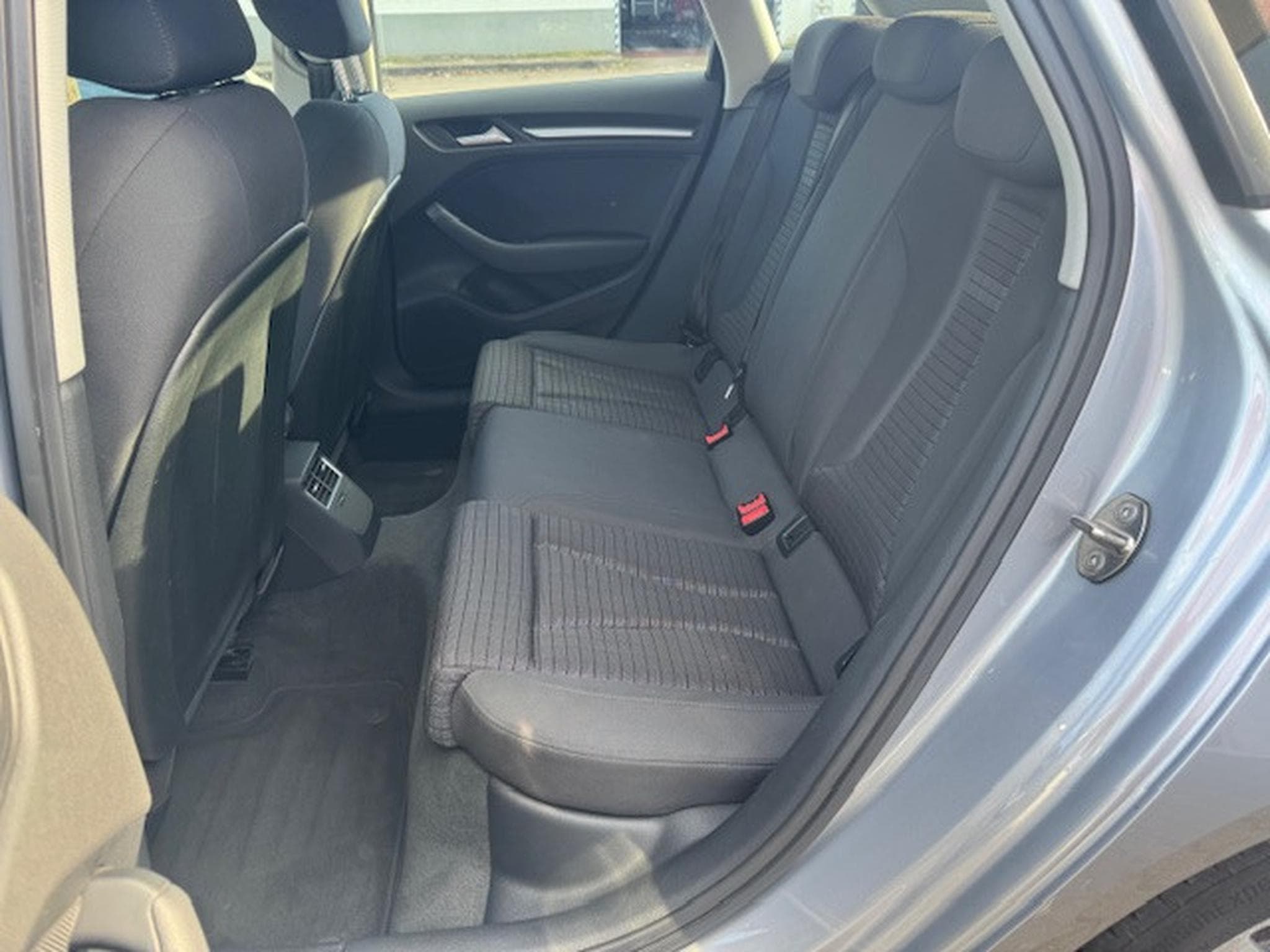 Audi A3 AUDI A3 NAVI XENON MFL TEMPOMAT BII XENON (2015) - Photo 11