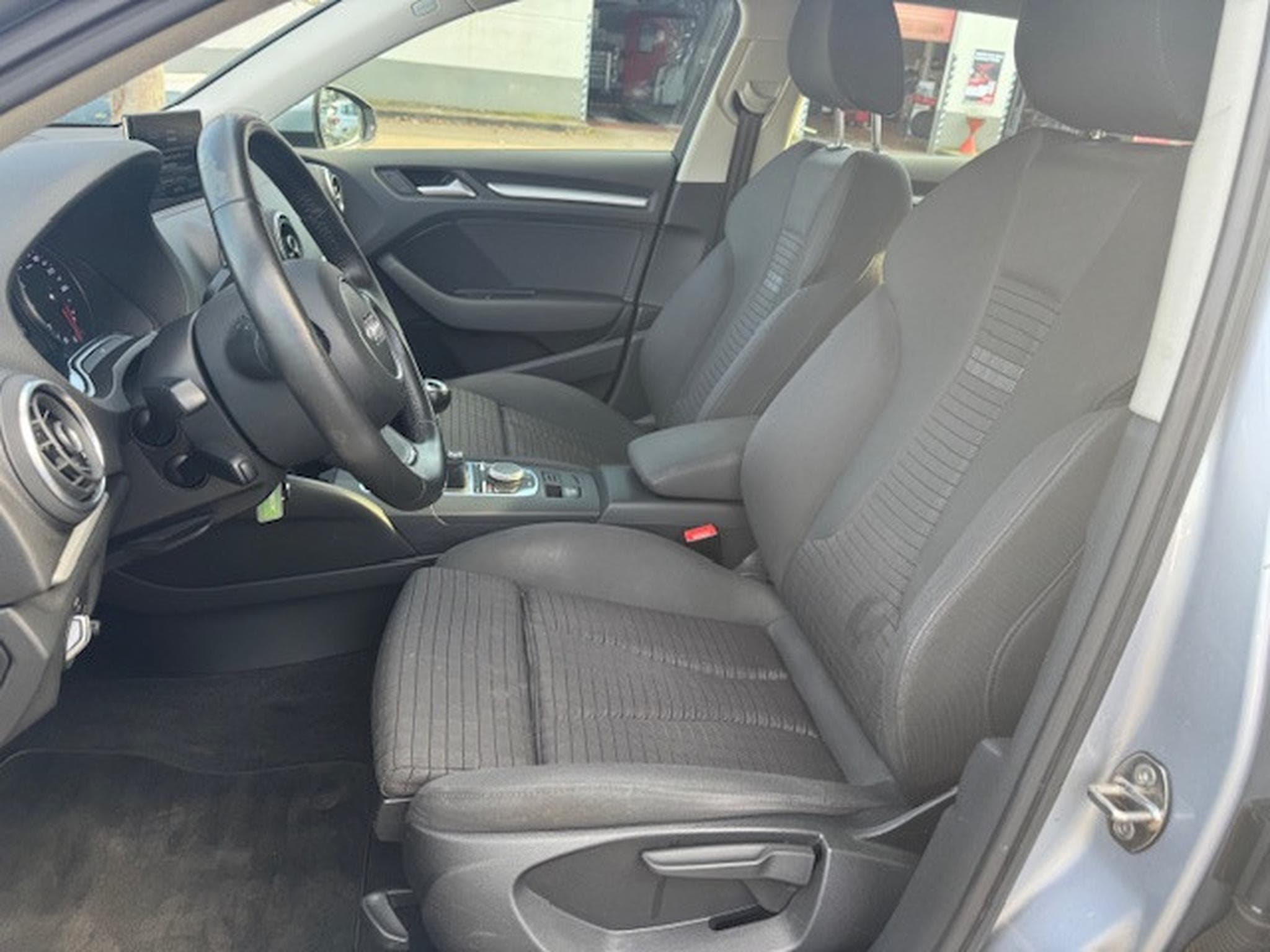 Audi A3 AUDI A3 NAVI XENON MFL TEMPOMAT BII XENON (2015) - Photo 12