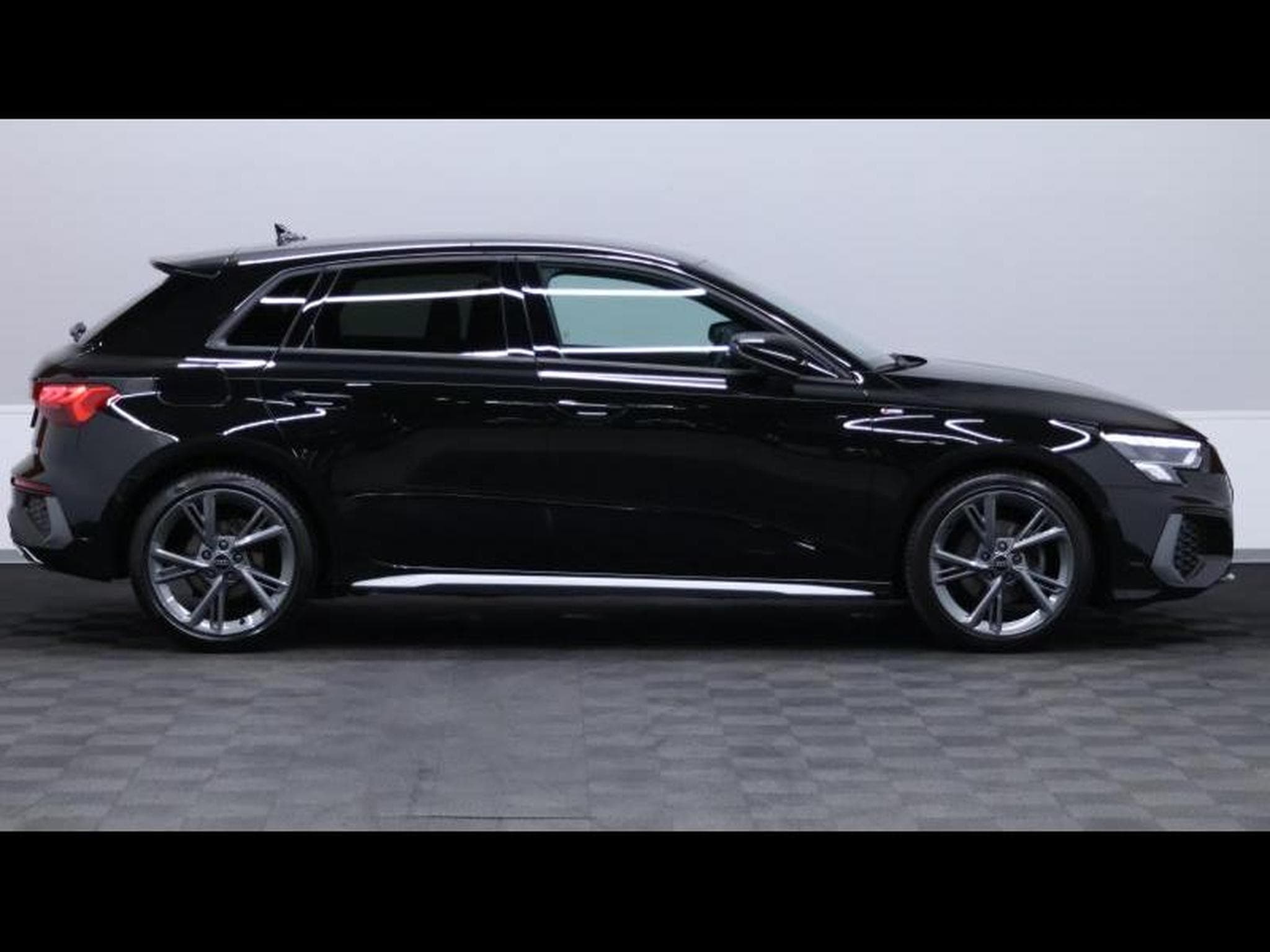 Audi A3 Sportback 30TFSI 110 S-Line S-Tronic (2024) - Foto 3