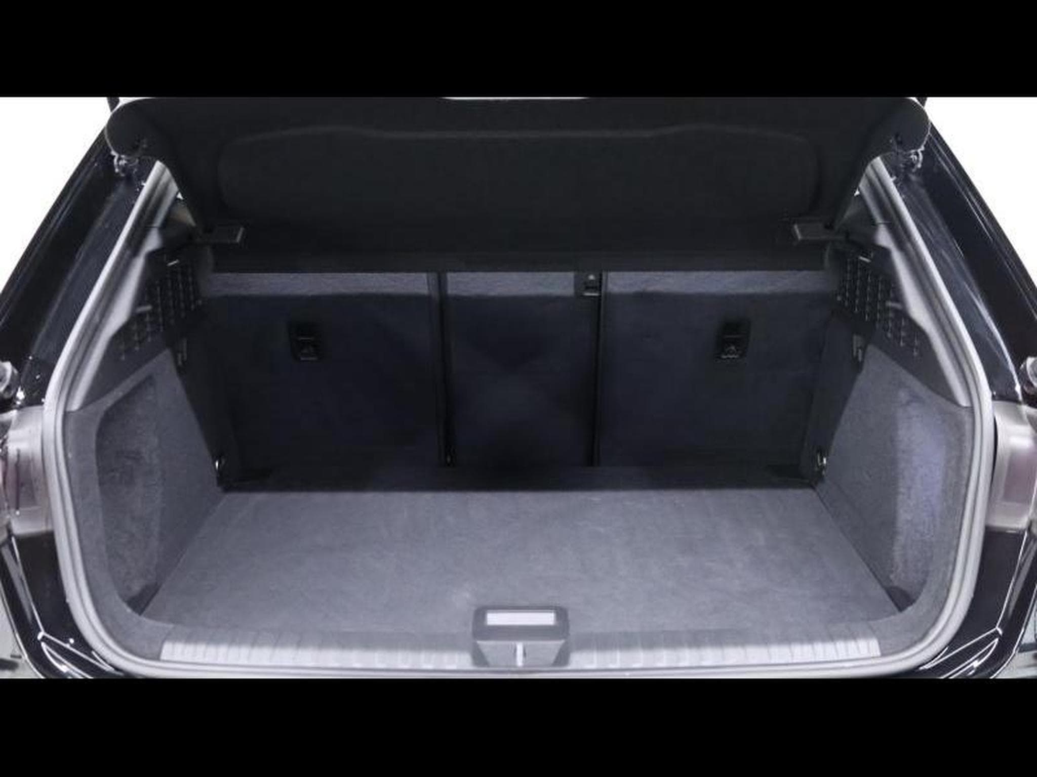 Audi A3 Sportback 30TFSI 110 S-Line S-Tronic (2024) - Foto 6