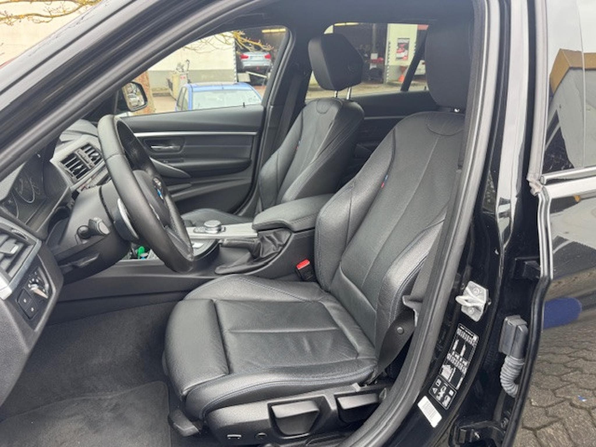 BMW 330 BMW 330 X DRIVE TOURING SHADOW LINE M SPORT PAKET STANDHEIZU (2019) - Foto 12