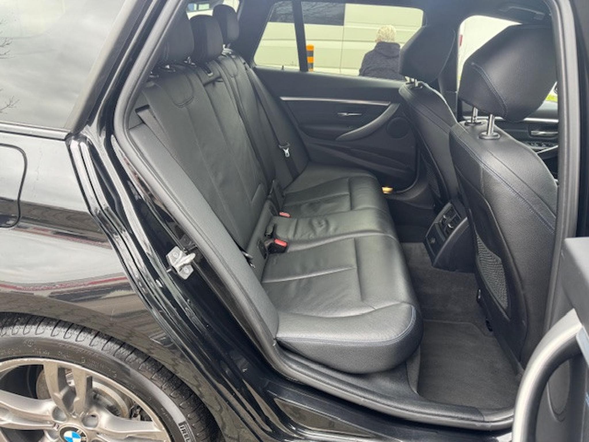 BMW 330 BMW 330 X DRIVE TOURING SHADOW LINE M SPORT PAKET STANDHEIZU (2019) - Foto 6