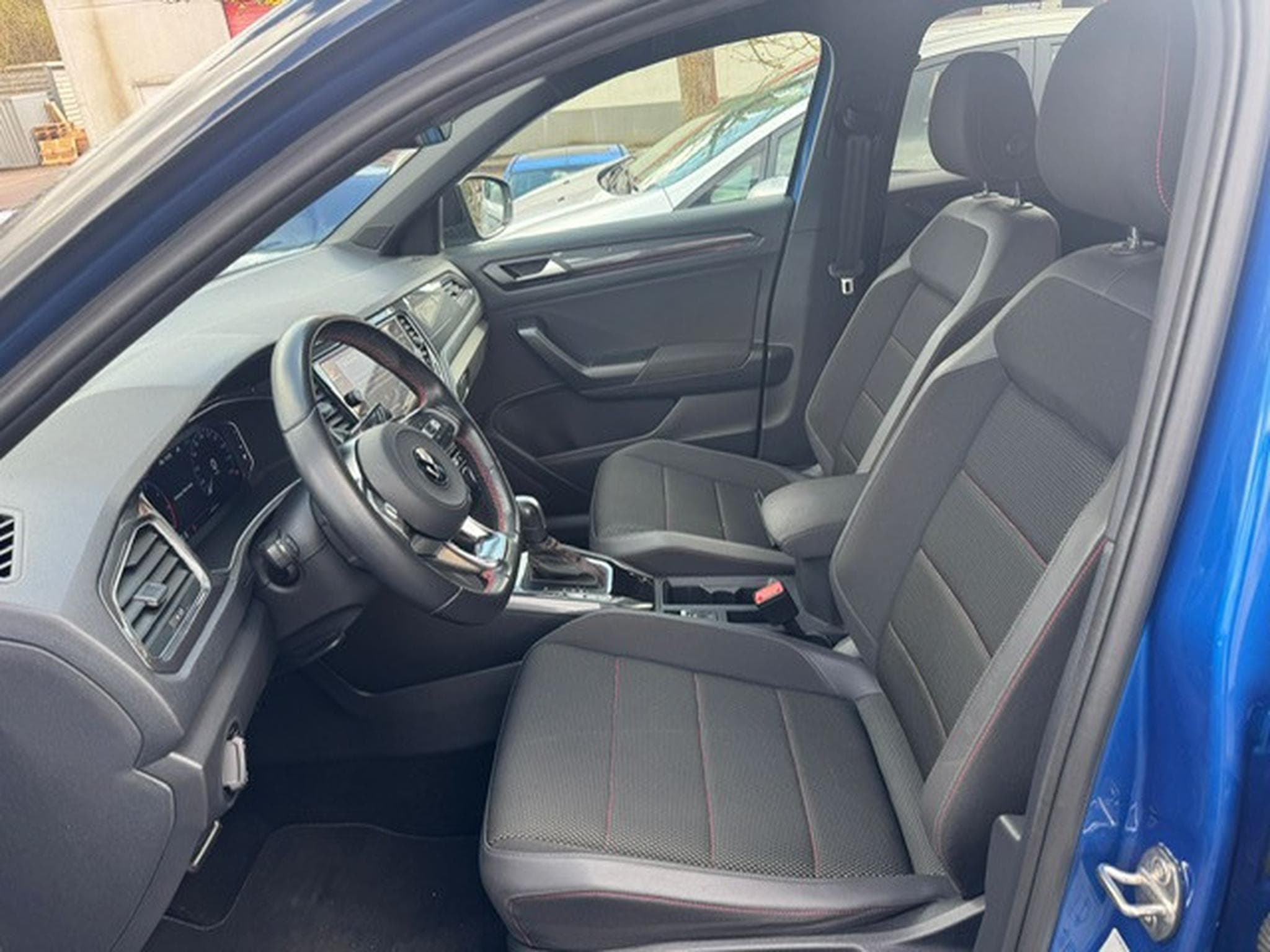 VW T-Roc Volkswagen T-Roc Sport DigitalCockpit+ACC+Lane+LED+IQDrive (2022) - Foto 10