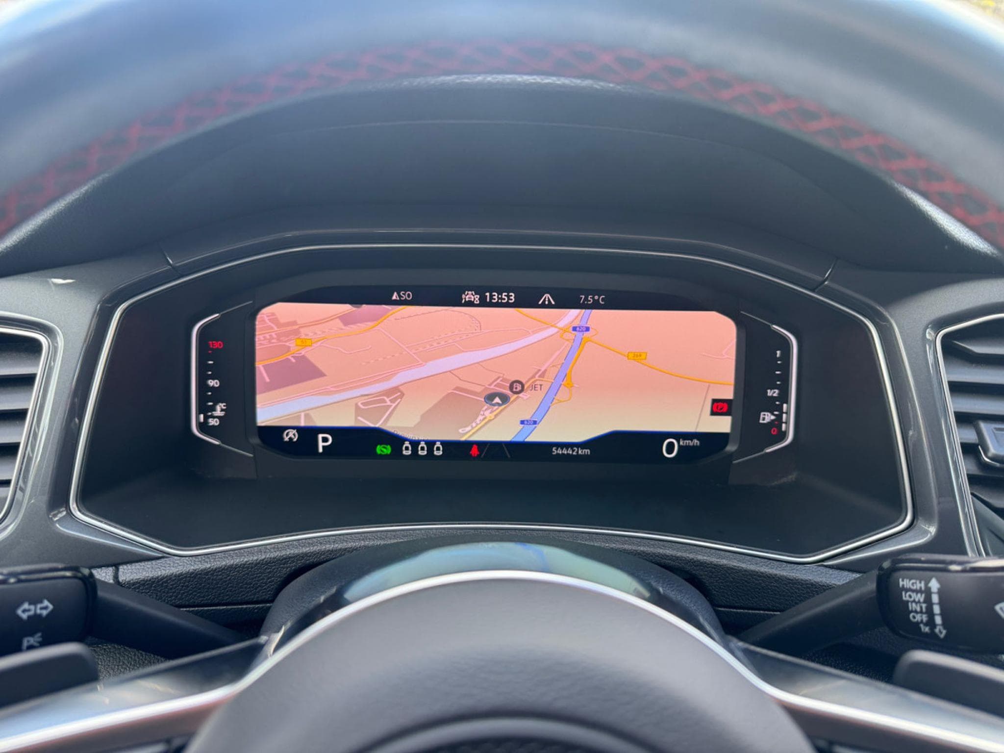 VW T-Roc Volkswagen T-Roc Sport DigitalCockpit+ACC+Lane+LED+IQDrive (2022) - Foto 18