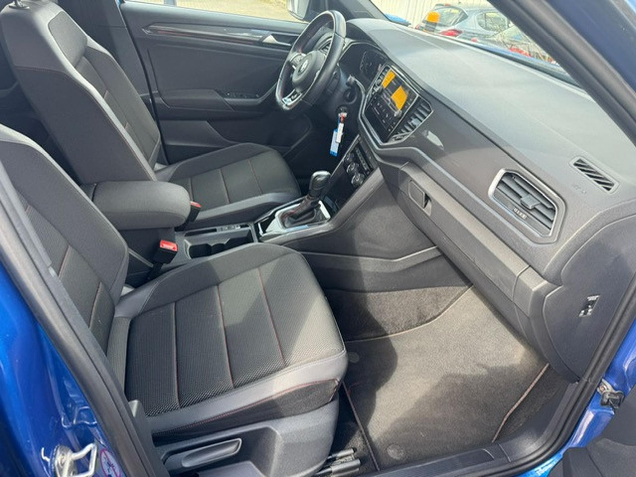 VW T-Roc Volkswagen T-Roc Sport DigitalCockpit+ACC+Lane+LED+IQDrive (2022) - Foto 4