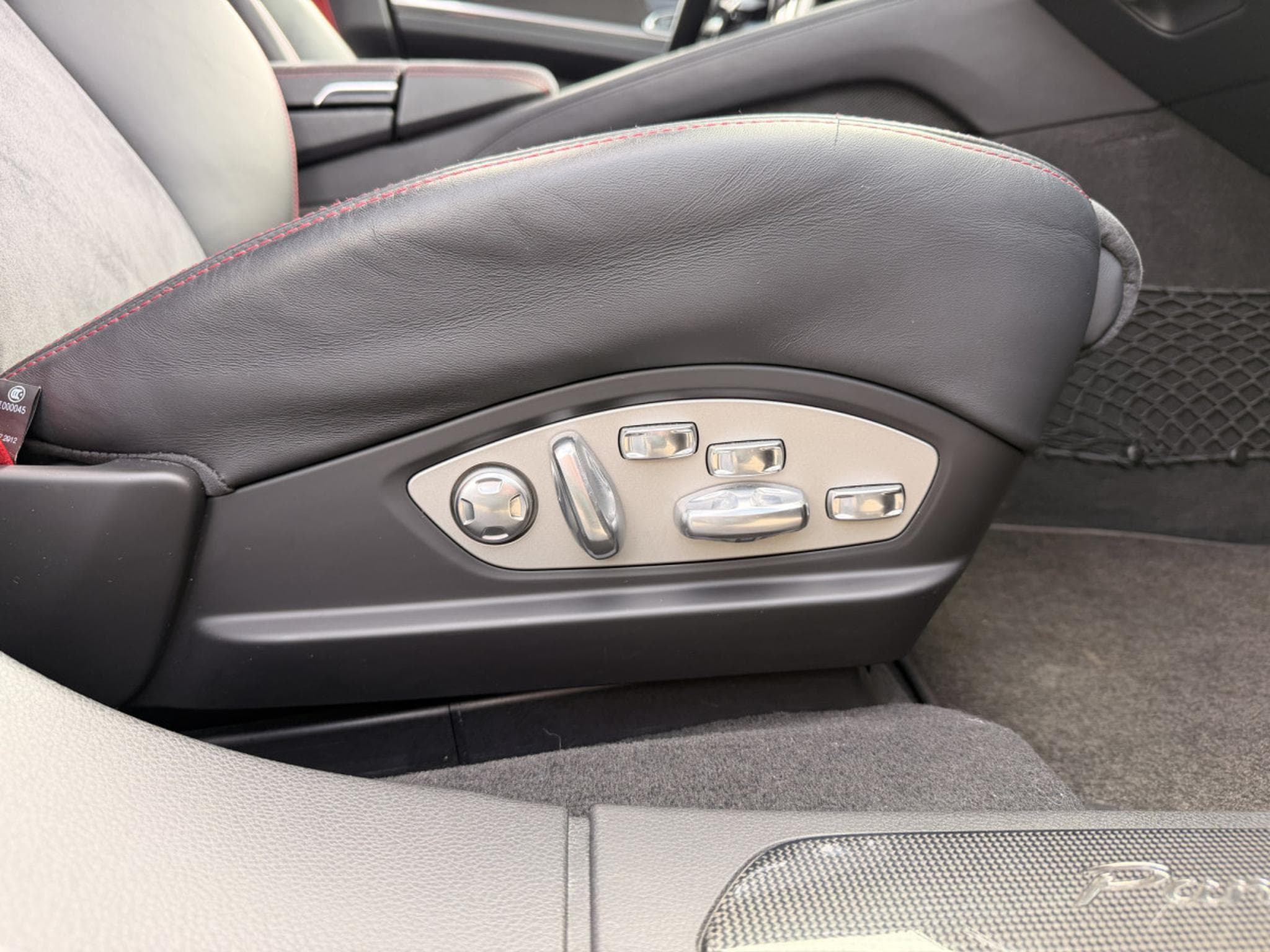 Porsche Panamera GTS (2012) - Foto 17