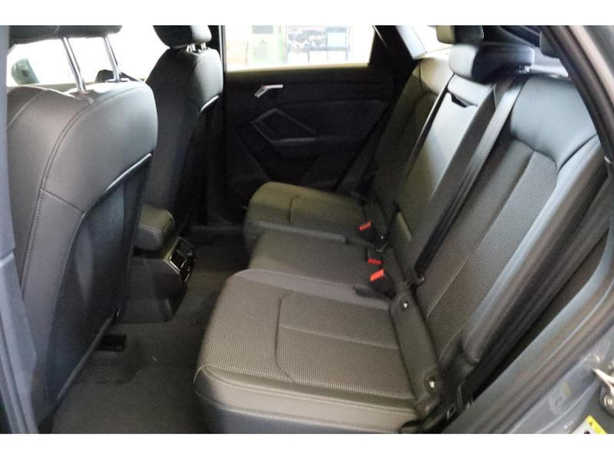 Audi Q3 Sportback (2025) - Foto 11