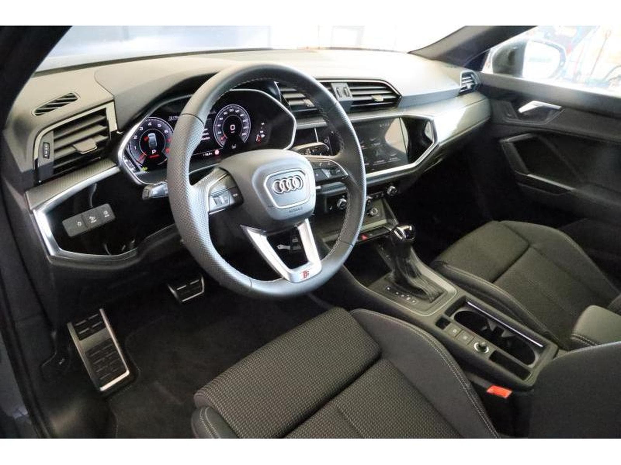 Audi Q3 Sportback (2025) - Foto 15