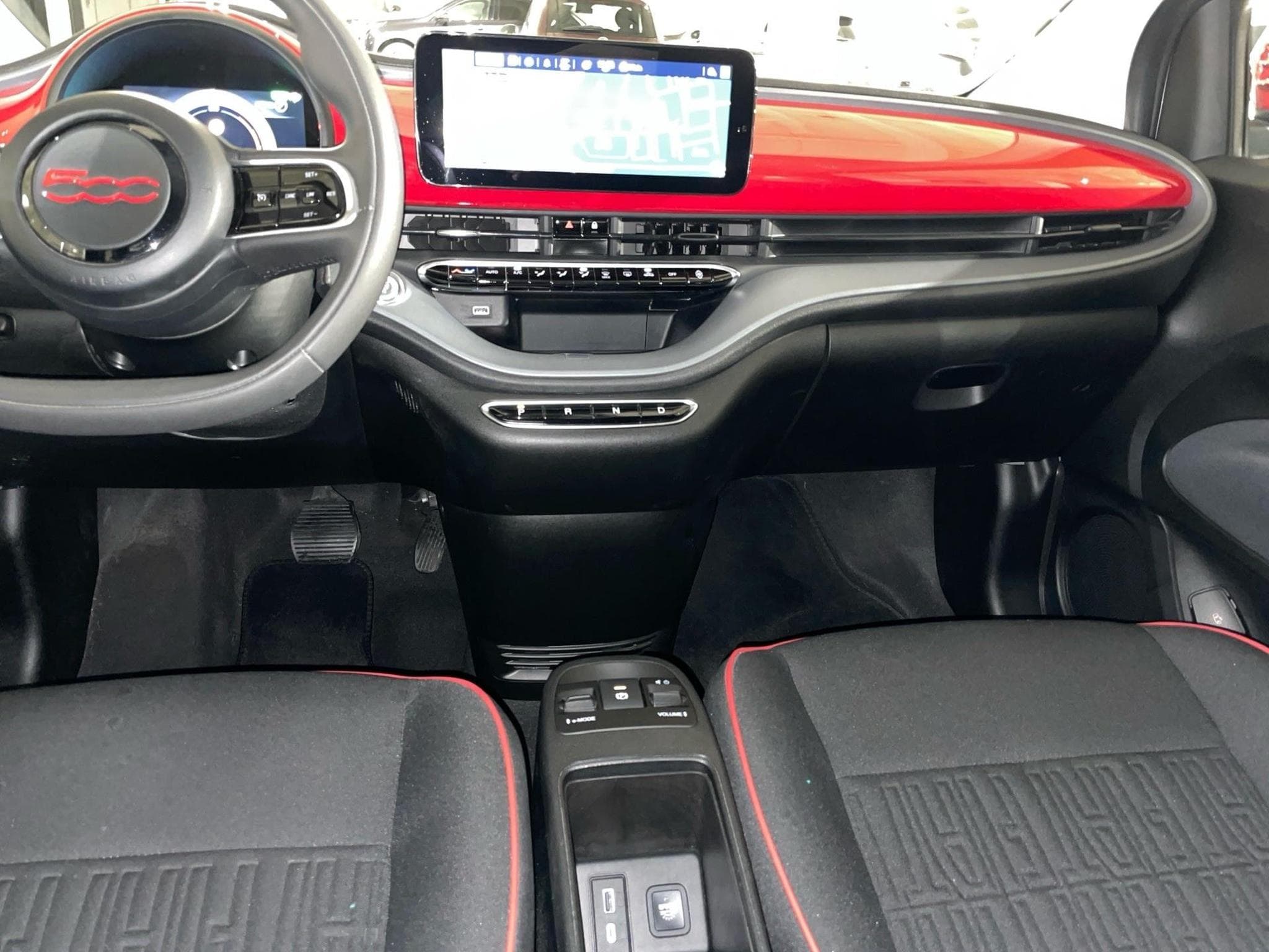 Fiat 500 BEV (2022) - Foto 10