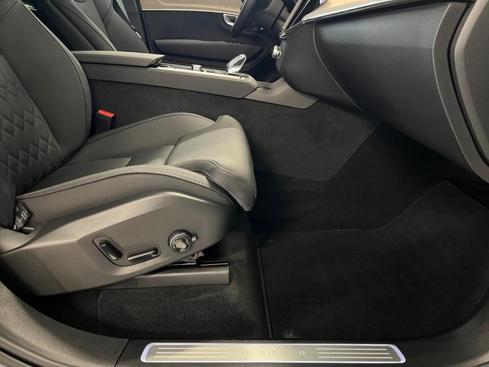 Volvo XC90 Plus Dark (2025) - Foto 11
