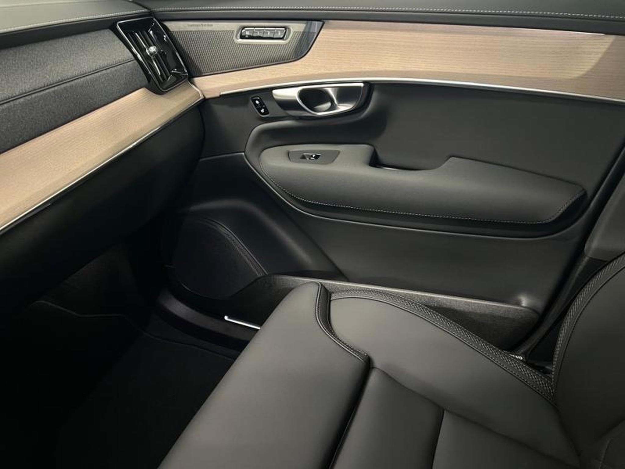 Volvo XC90 Plus Dark (2025) - Foto 13