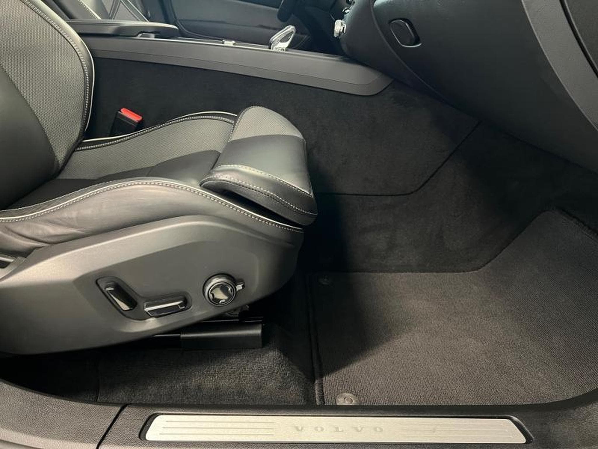 Volvo XC60 Black Edition (2025) - Foto 11