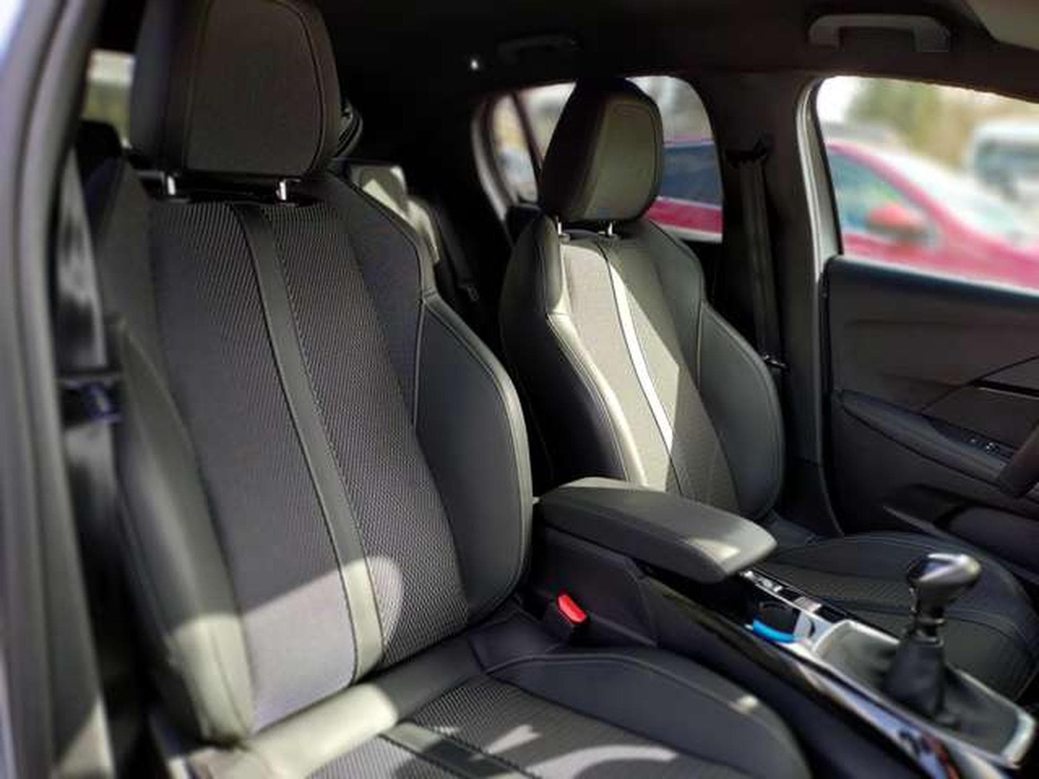 Peugeot 208 GT (2025) - Photo 8