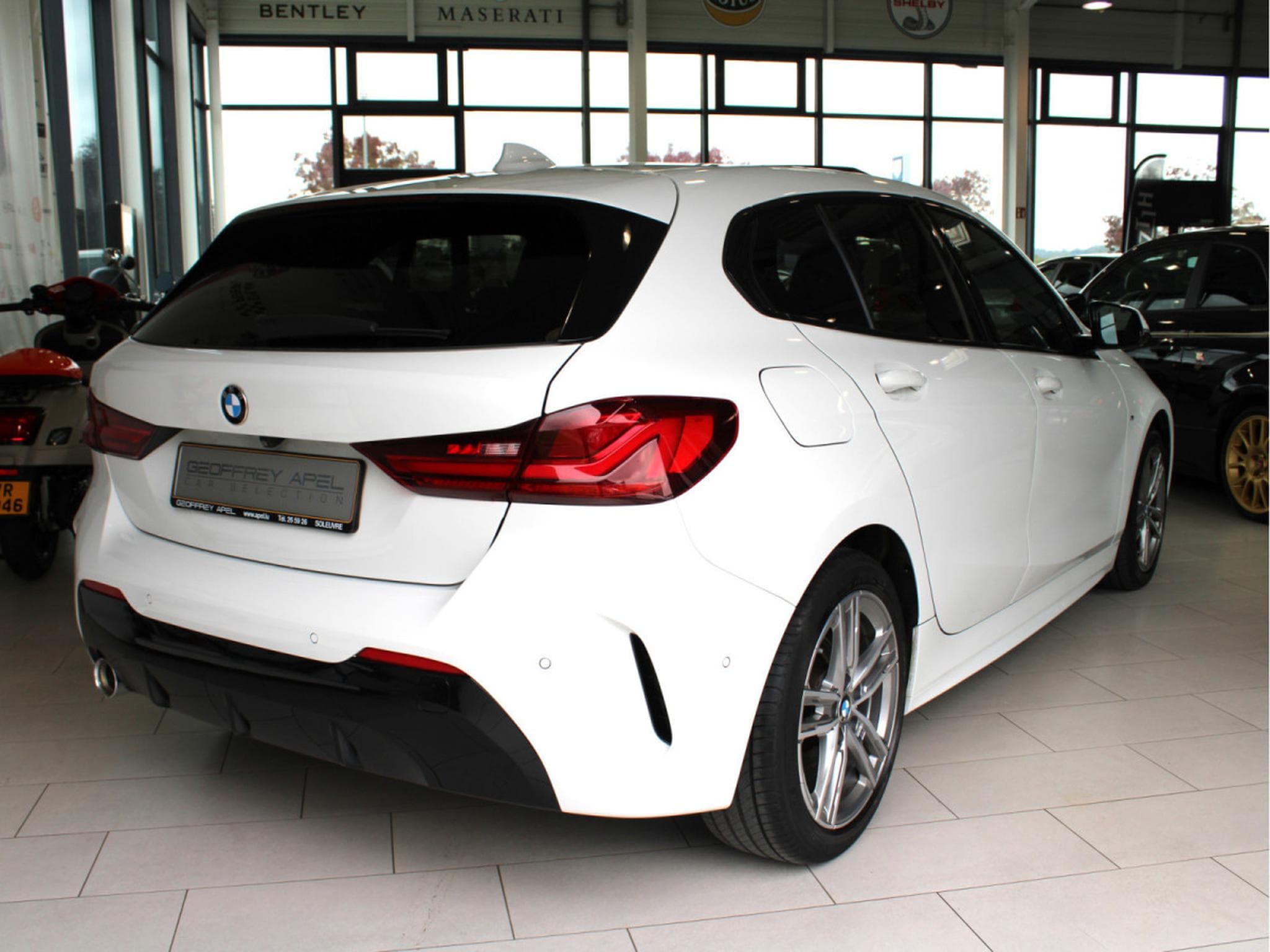 BMW 118 i M SPORT PAKET PANO CUIR NAVI 1 HAND (2020) - Photo 2
