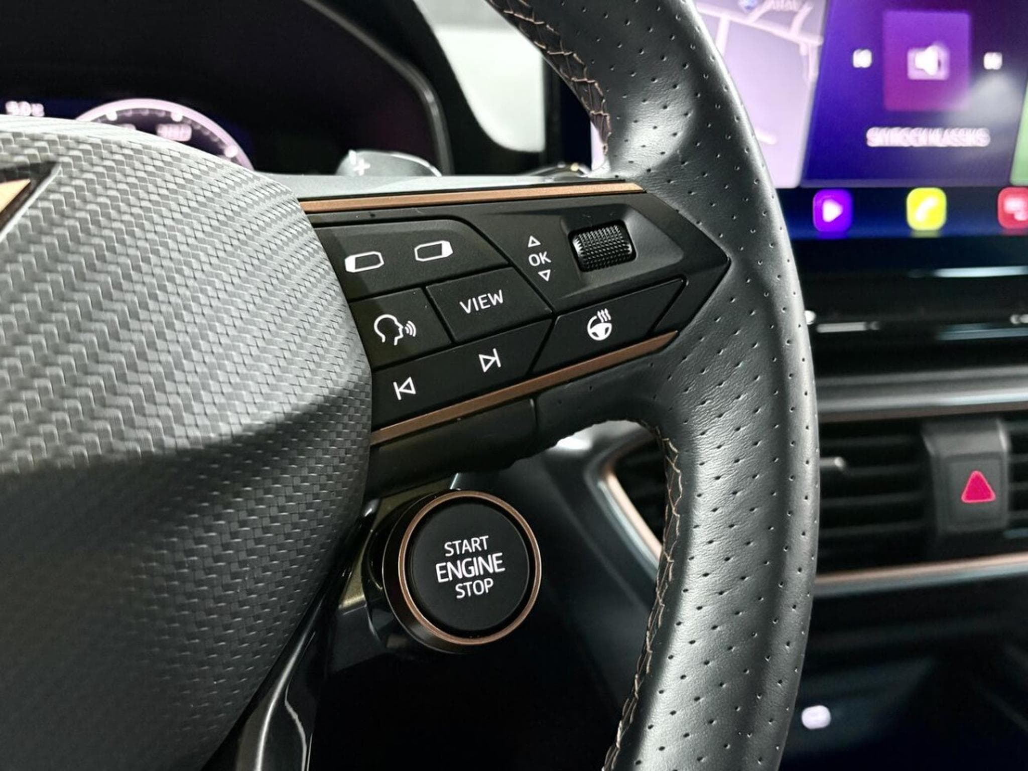 Cupra Leon 2.0 TSI 300CV * PANO* Volant SS * CUIR* (2024) - Photo 12