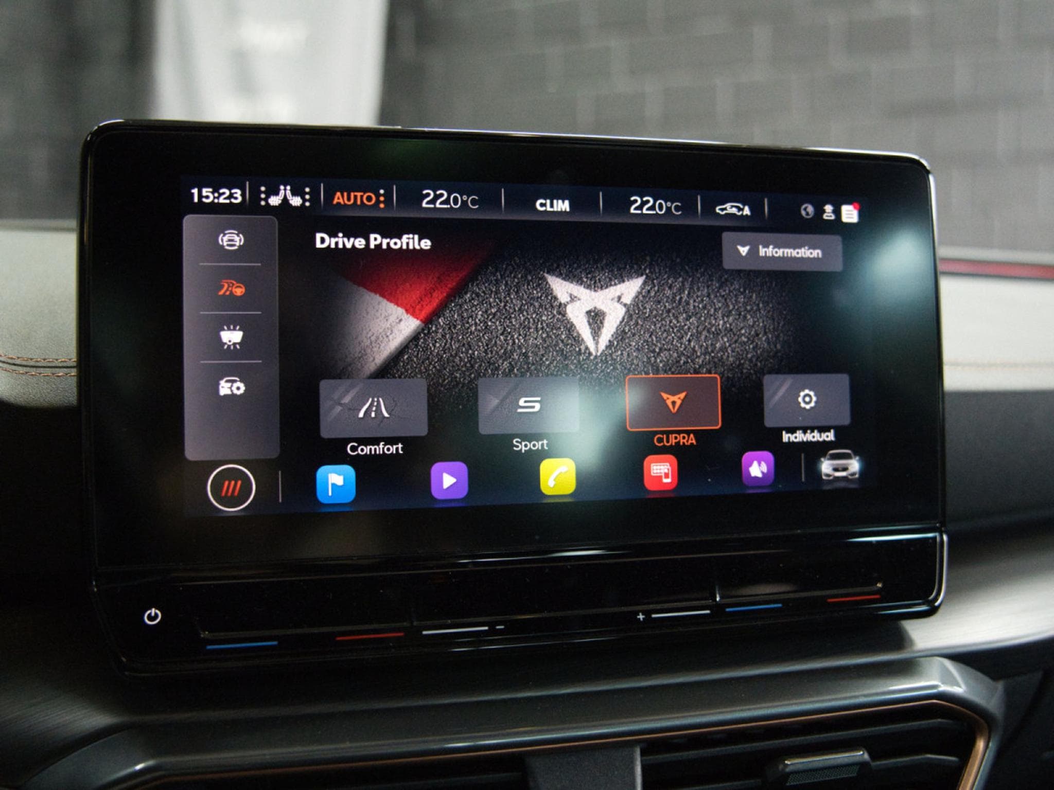 Cupra Leon 2.0 TSI 300CV * PANO* Volant SS * CUIR* (2024) - Photo 16