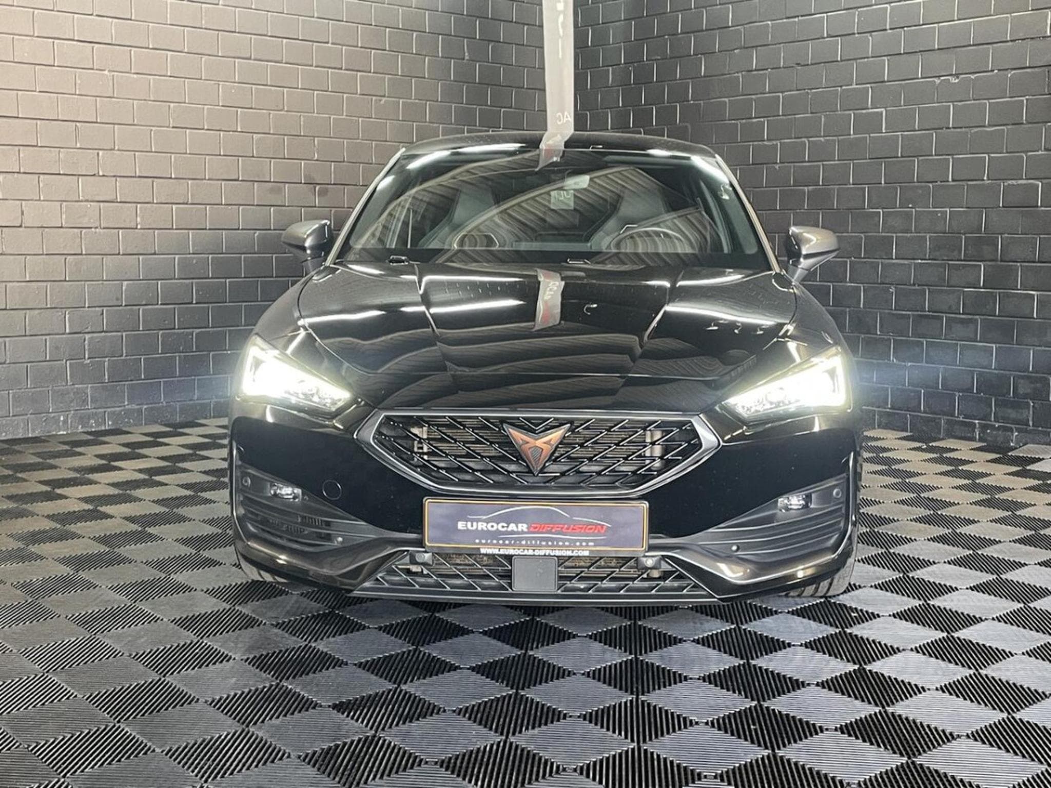 Cupra Leon 2.0 TSI 300CV * PANO* Volant SS * CUIR* (2024) - Photo 2