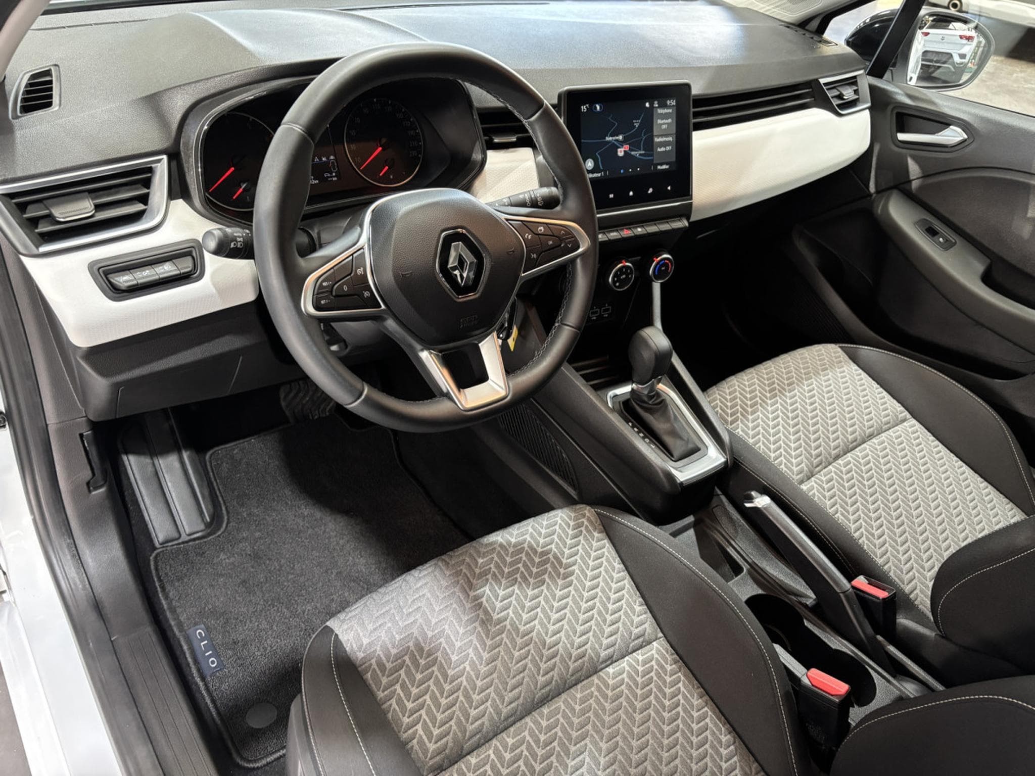 Renault Clio 1.0 TCe Techno Automatic (2023) - Foto 10