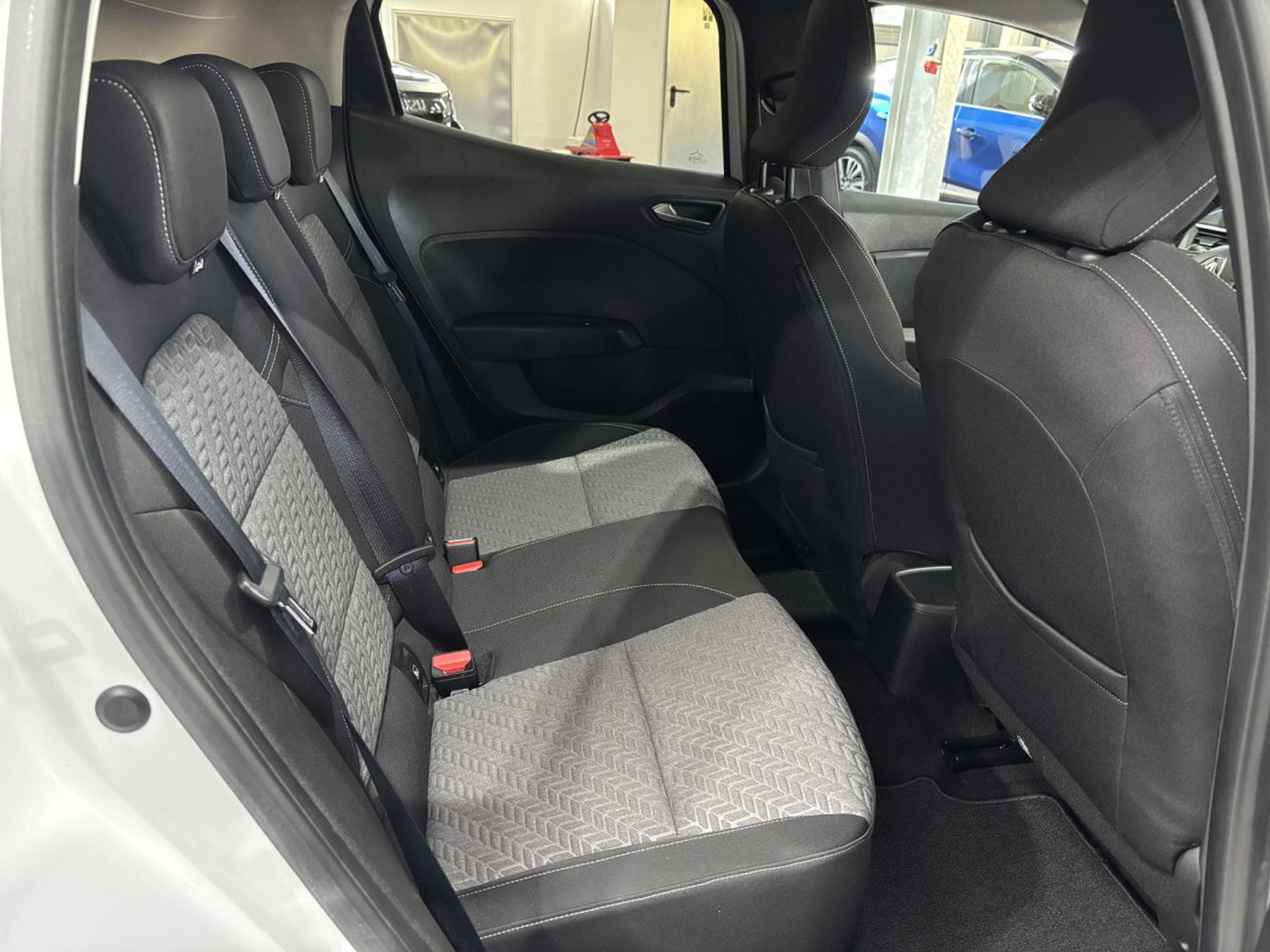 Renault Clio 1.0 TCe Techno Automatic (2023) - Foto 13