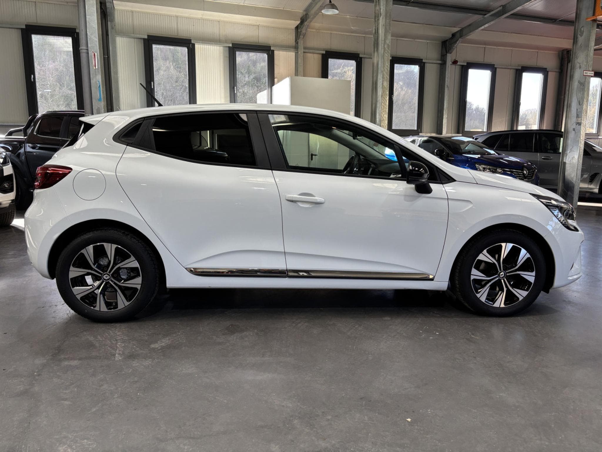 Renault Clio 1.0 TCe Techno Automatic (2023) - Foto 2