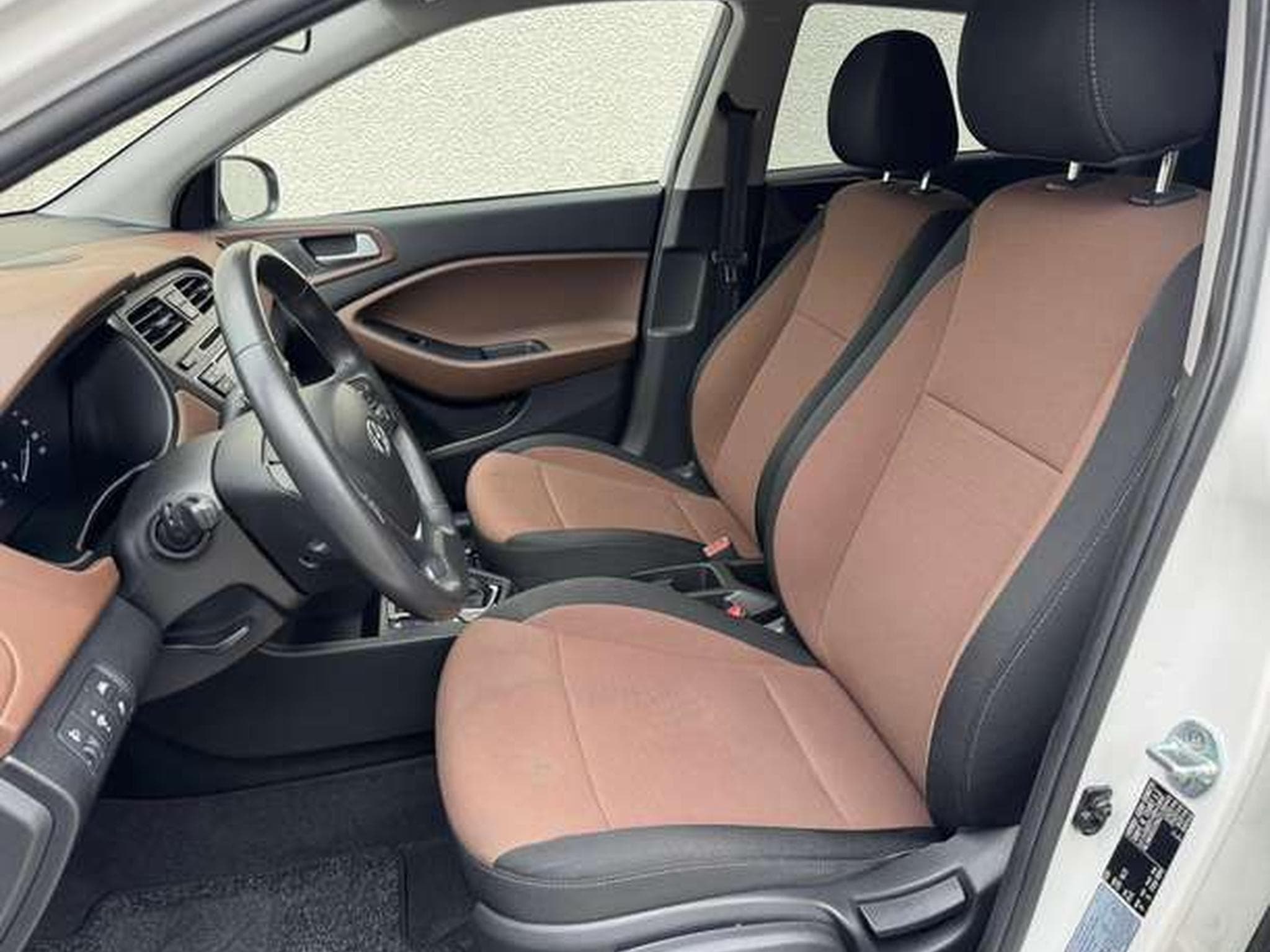 Hyundai i20 i20 1.4i Joy (2016) - Foto 13