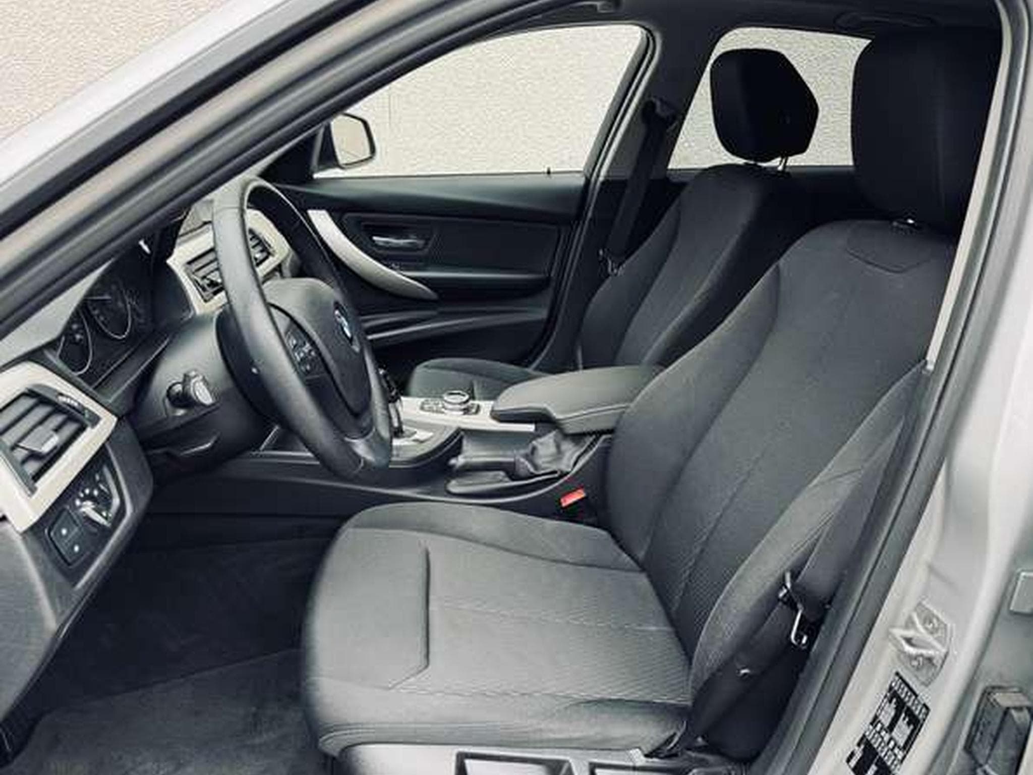 BMW 316 316 dA (2017) - Foto 13