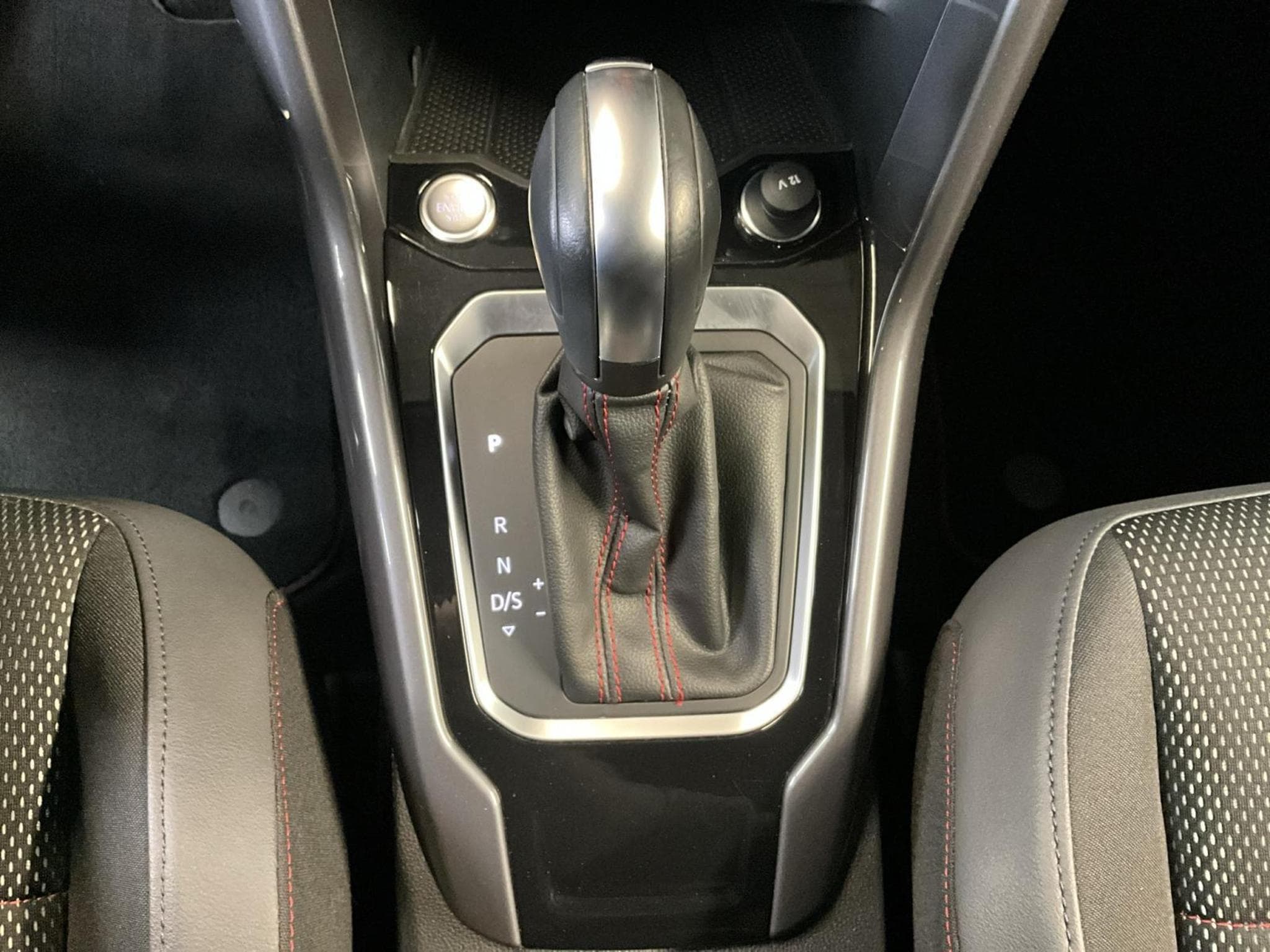 VW T-Roc Style&Sport+DSG+RearView+Navi (2021) - Foto 12