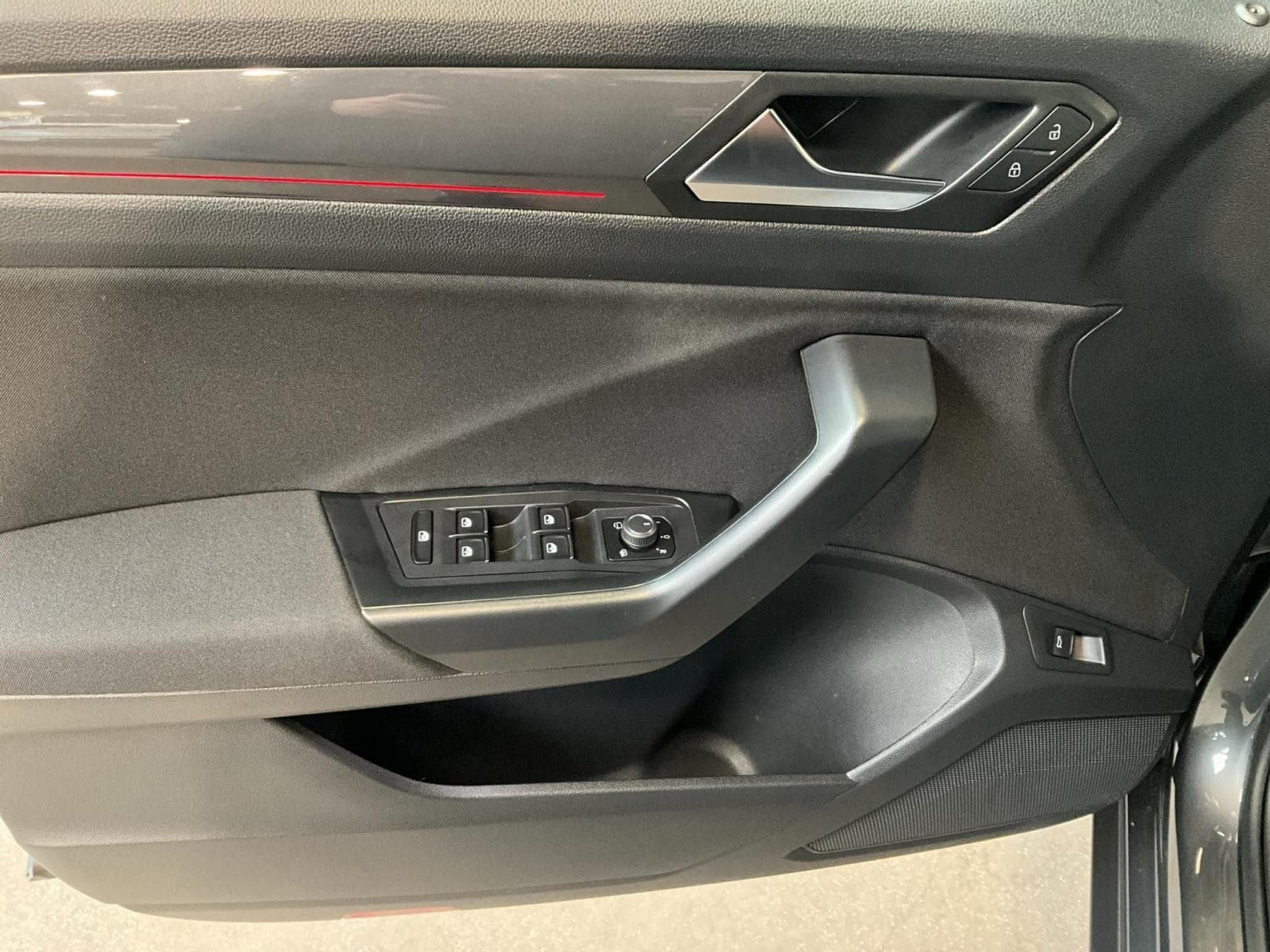 VW T-Roc Style&Sport+DSG+RearView+Navi (2021) - Foto 14