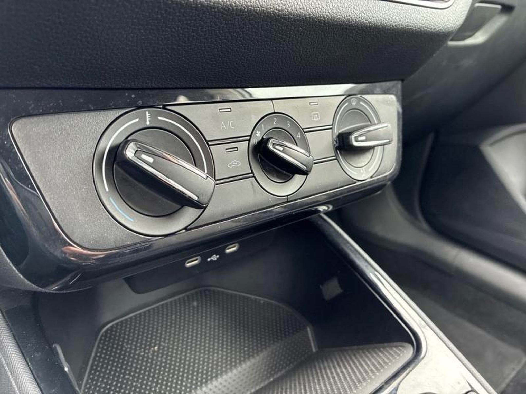 Skoda Fabia Selection (2025) - Photo 15