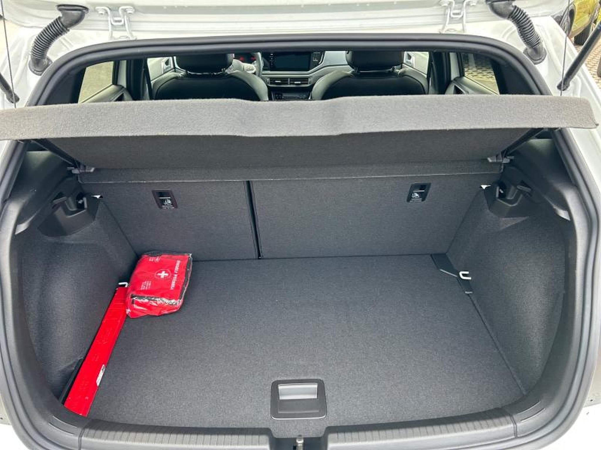 VW Polo 2.0 TSI DSG / !! NEW CAR !! (2025) - Foto 18