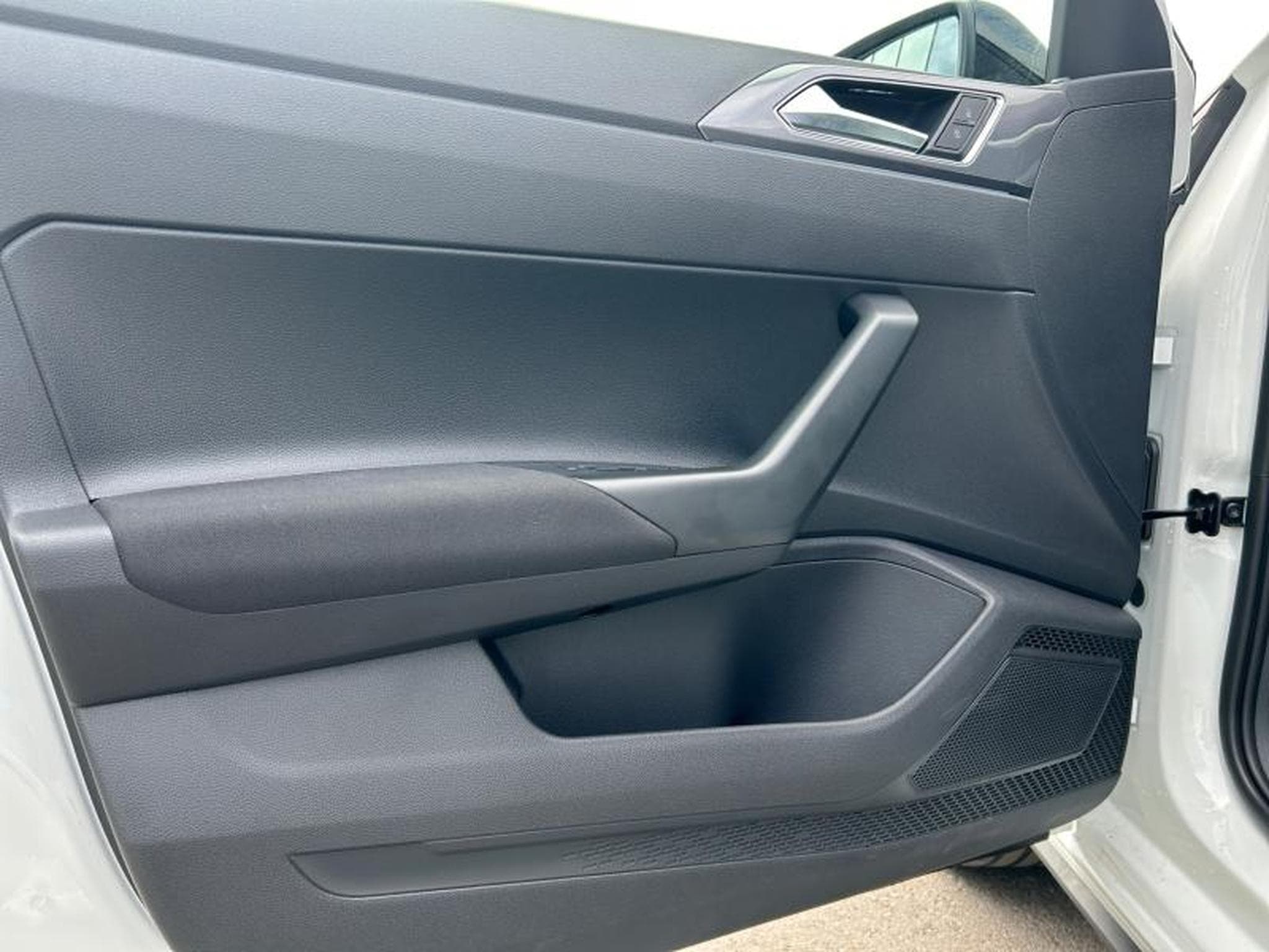 VW Polo 2.0 TSI DSG / !! NEW CAR !! (2025) - Foto 19