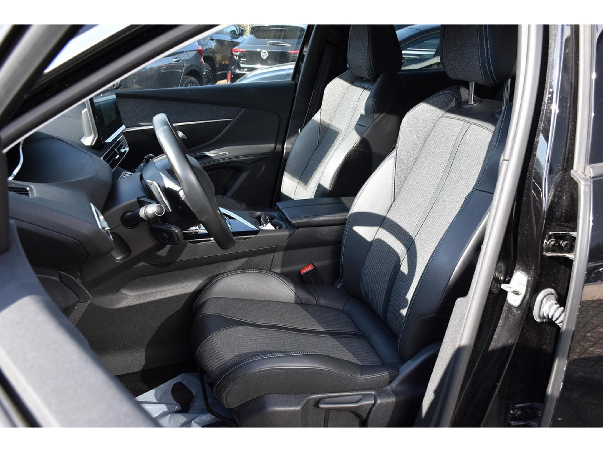 Peugeot 3008 1.6 Hybrid PHEV 224 Allure e-EAT8 LANE SIDE CAM 1° MAIN (2022) - Photo 6