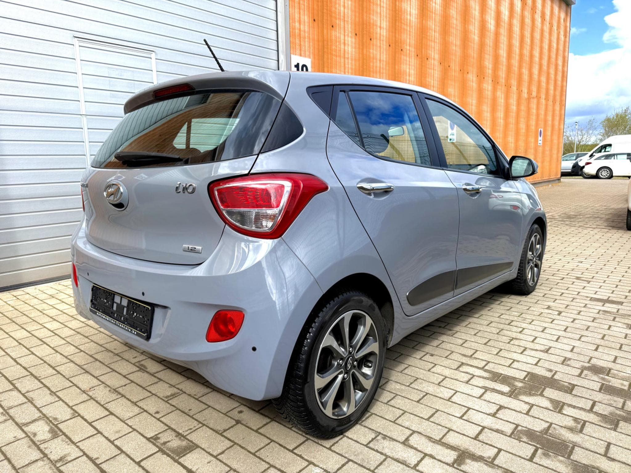 Hyundai i10 1.2i 87  Passion (2015) - Photo 3