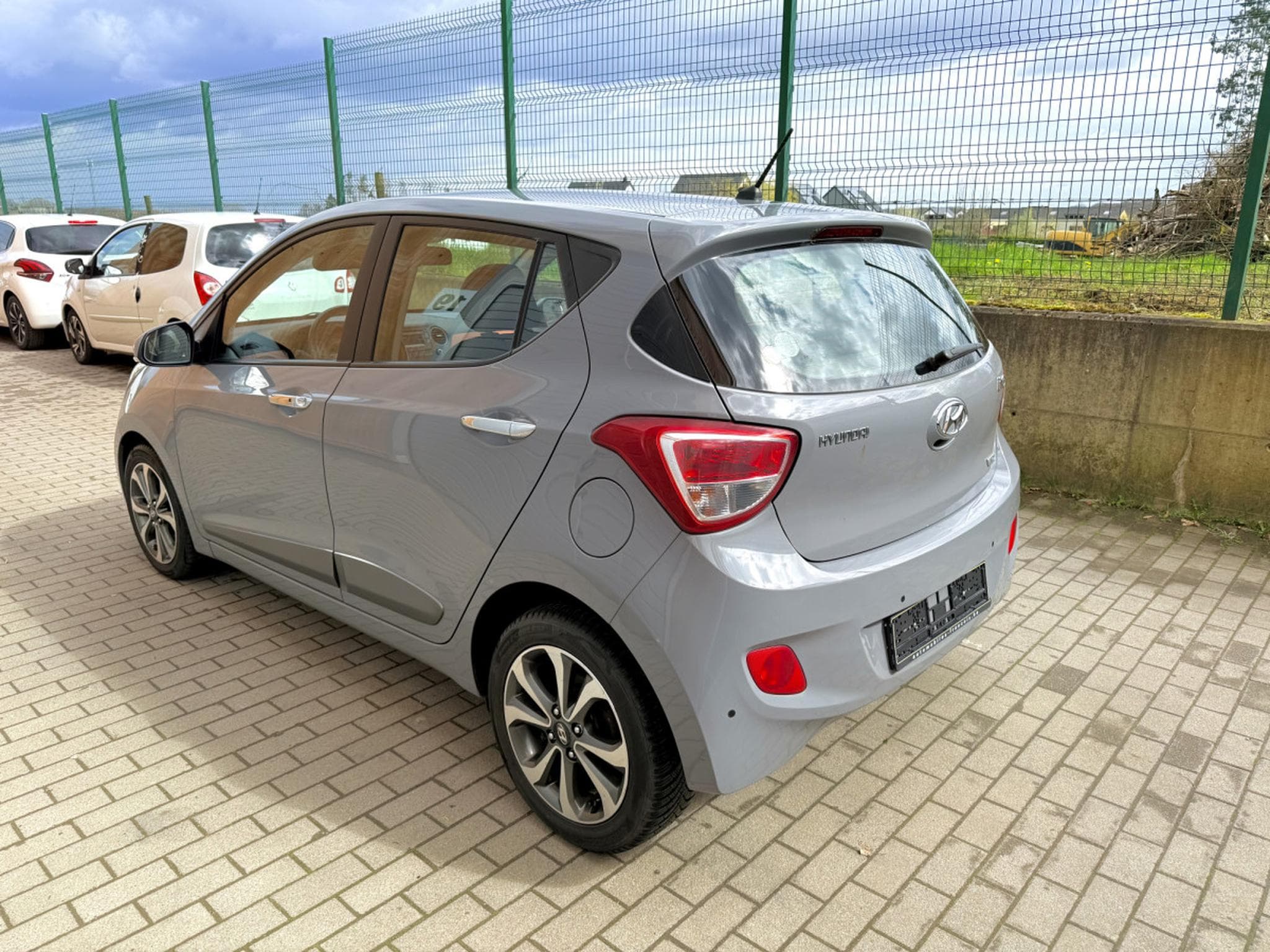 Hyundai i10 1.2i 87  Passion (2015) - Photo 4