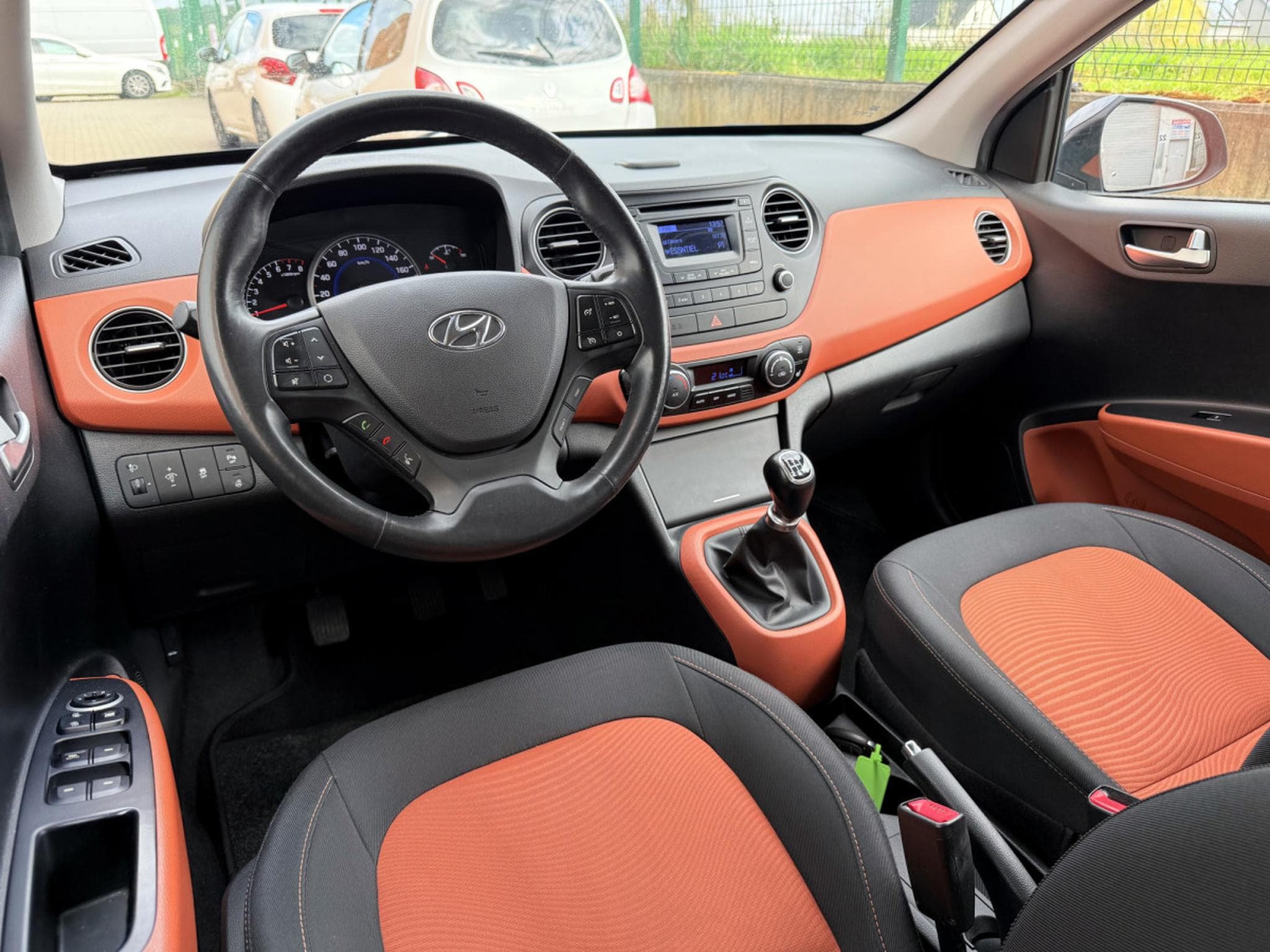 Hyundai i10 1.2i 87  Passion (2015) - Photo 5