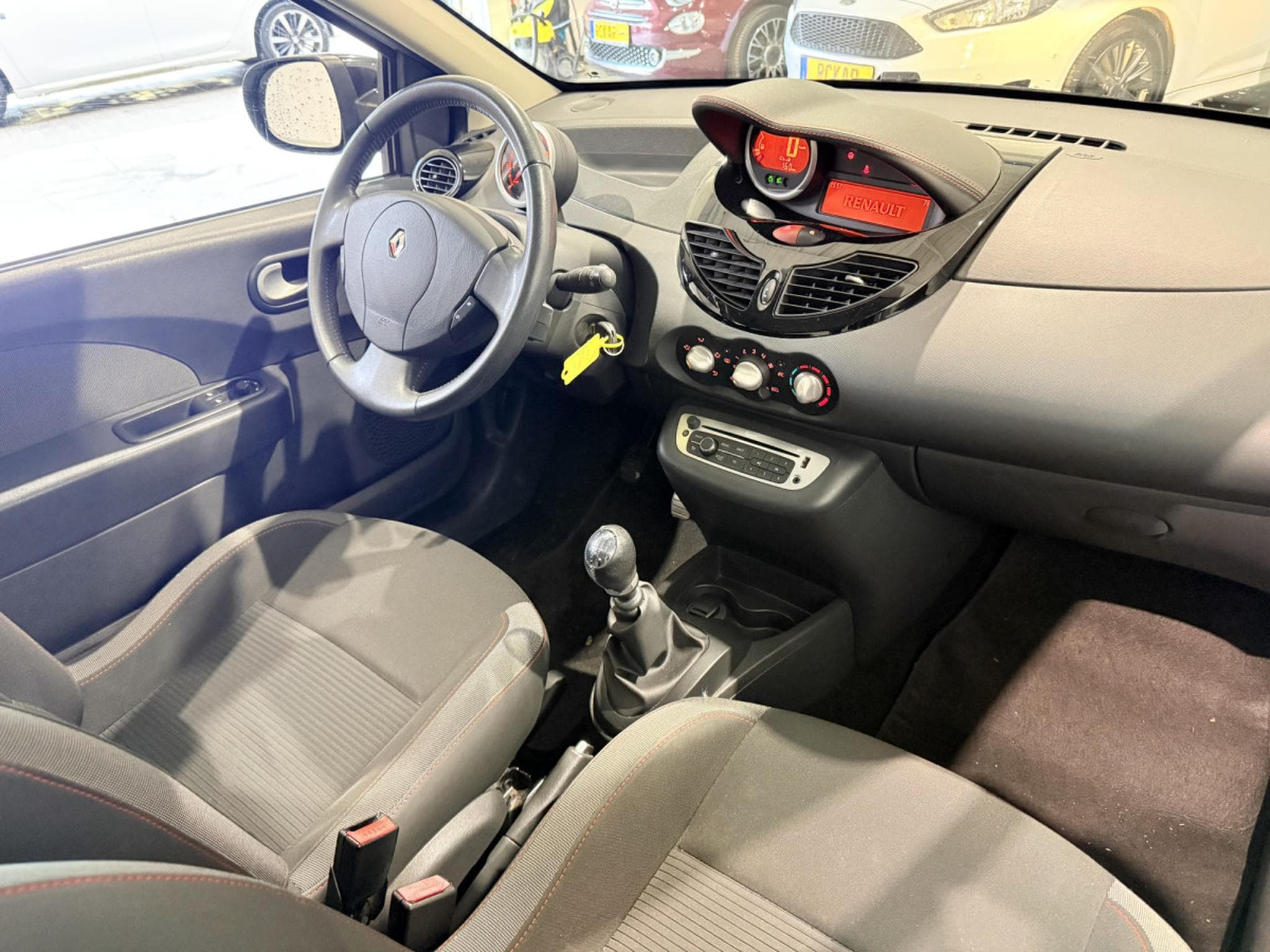 Renault Twingo 1.2i 75 Dynamique (2014) - Foto 4