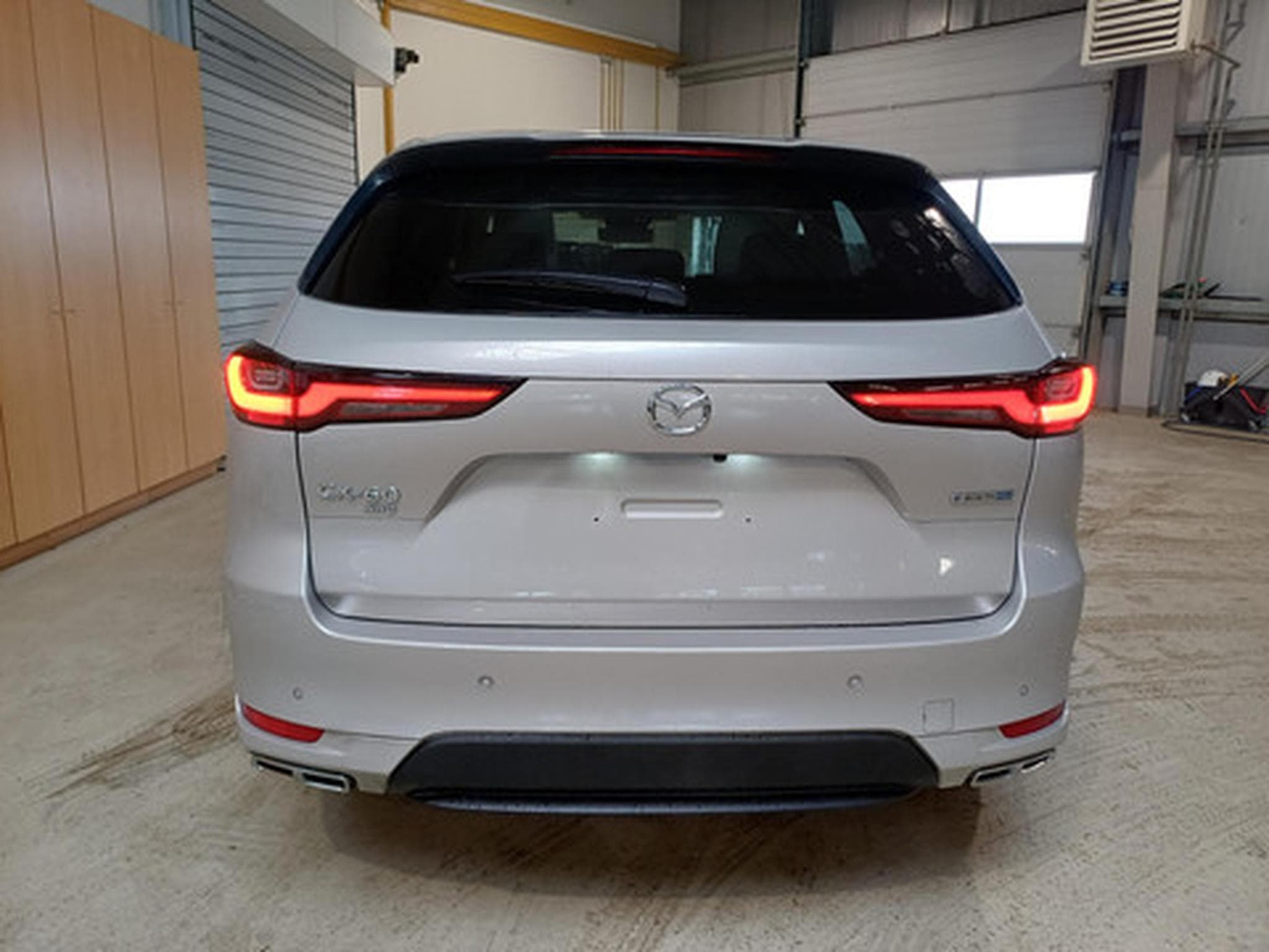 Mazda CX-60 2.5L e-SKYACTIV PHEV 327ps 8AT AWD TAKUMI (2026) - Photo 6