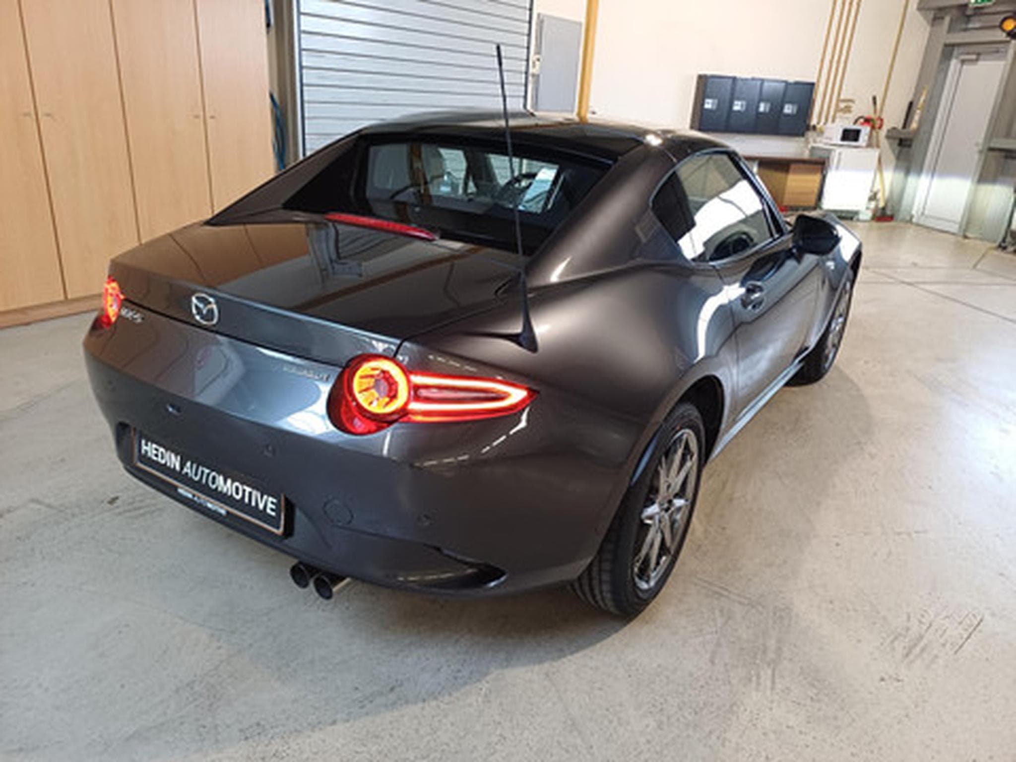 Mazda MX-5 1.5 Skyactiv-G 97kW Exclusive-Line RF (2026) - Photo 6