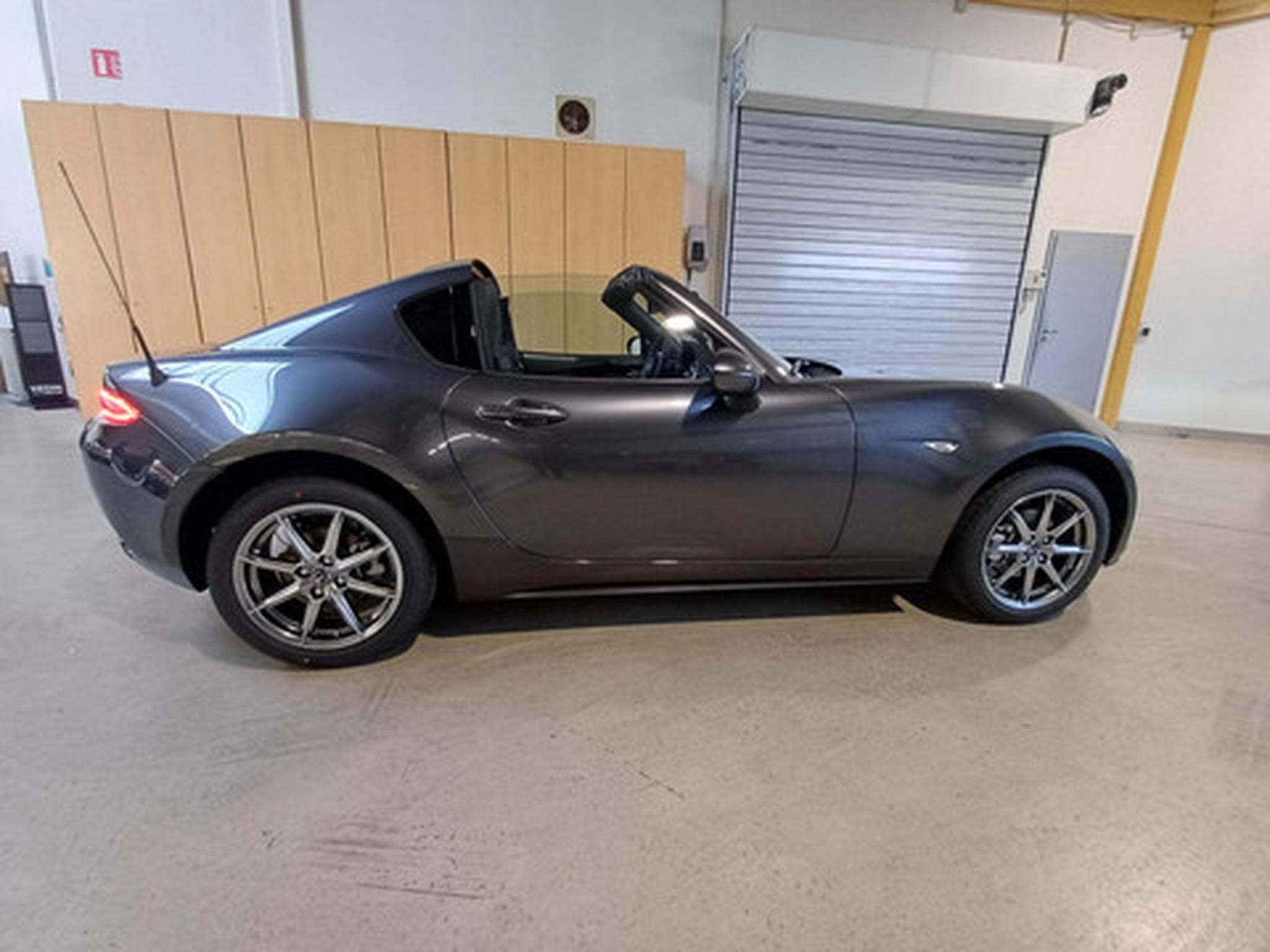 Mazda MX-5 1.5 Skyactiv-G 97kW Exclusive-Line RF (2026) - Photo 8